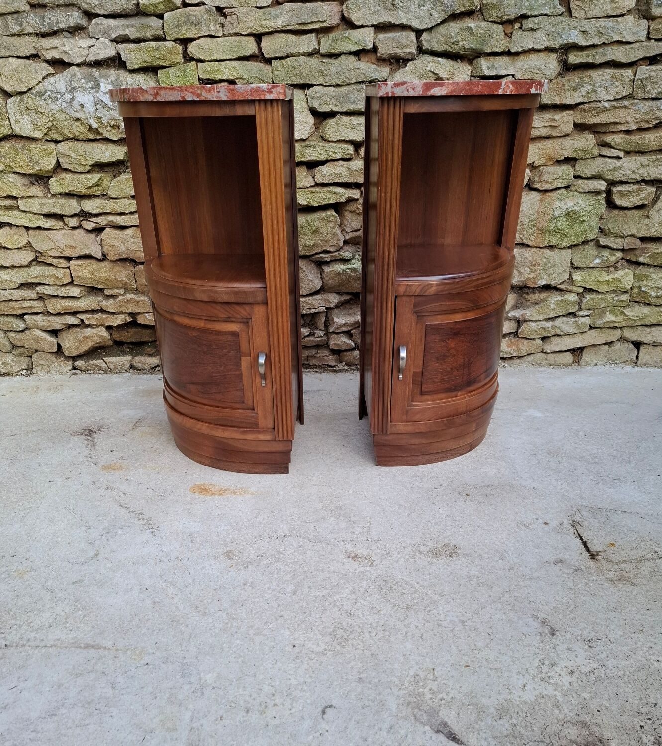 Corner bedside tables, in walnut