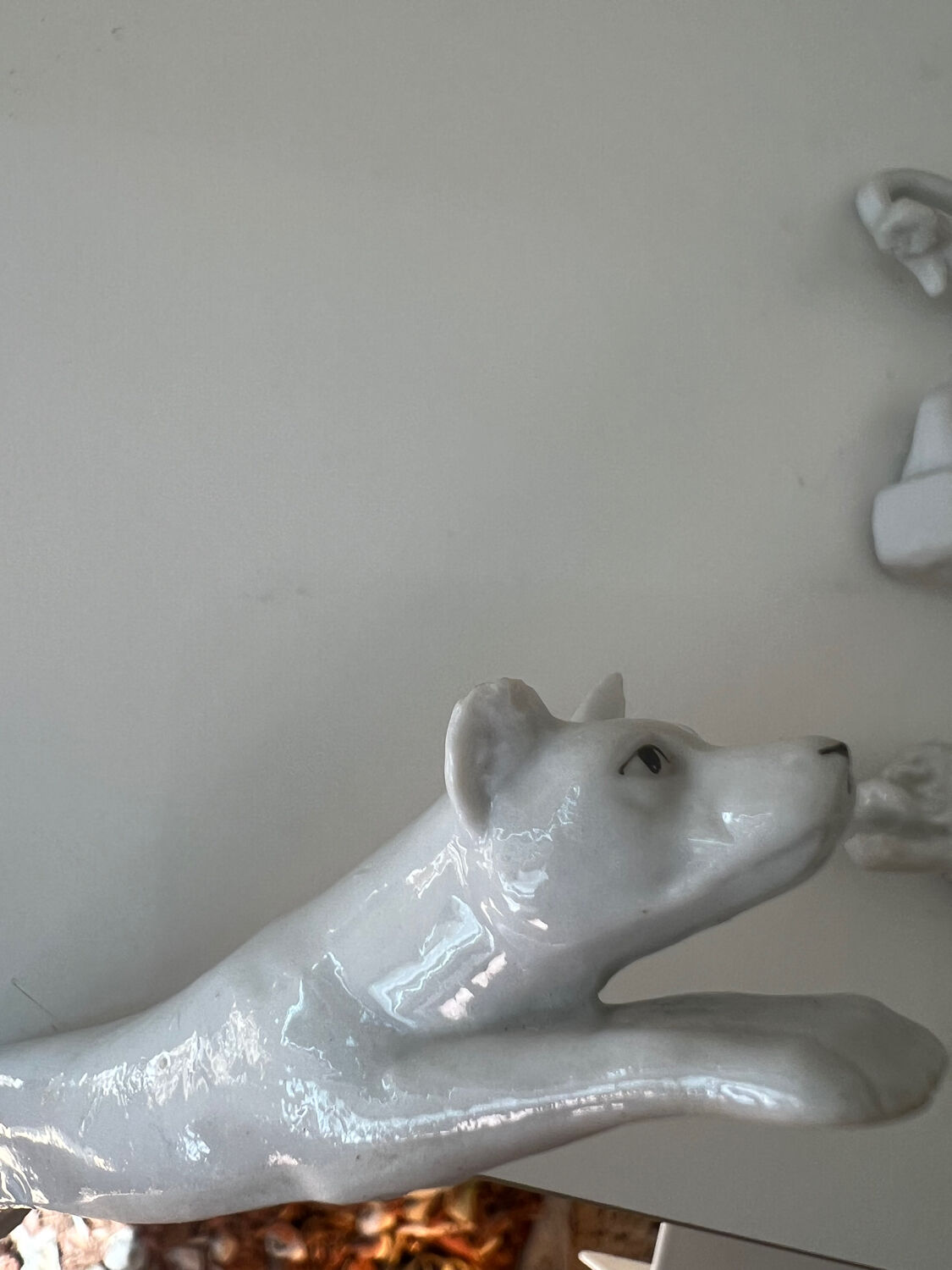 Set of 5 white porcelain knife holders, pantheon fox dogs