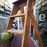 Escabeau en bois ancien