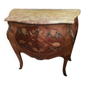 Petite commode galbée de style Louis XV