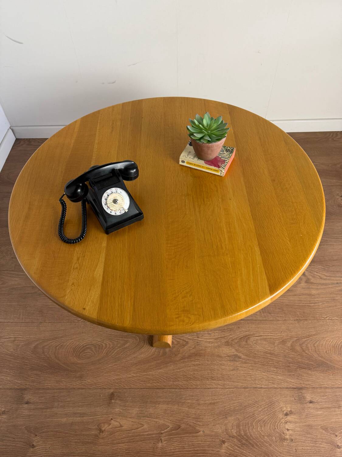 Scandinavian round coffee table in elm – Dyrlund, Denmark