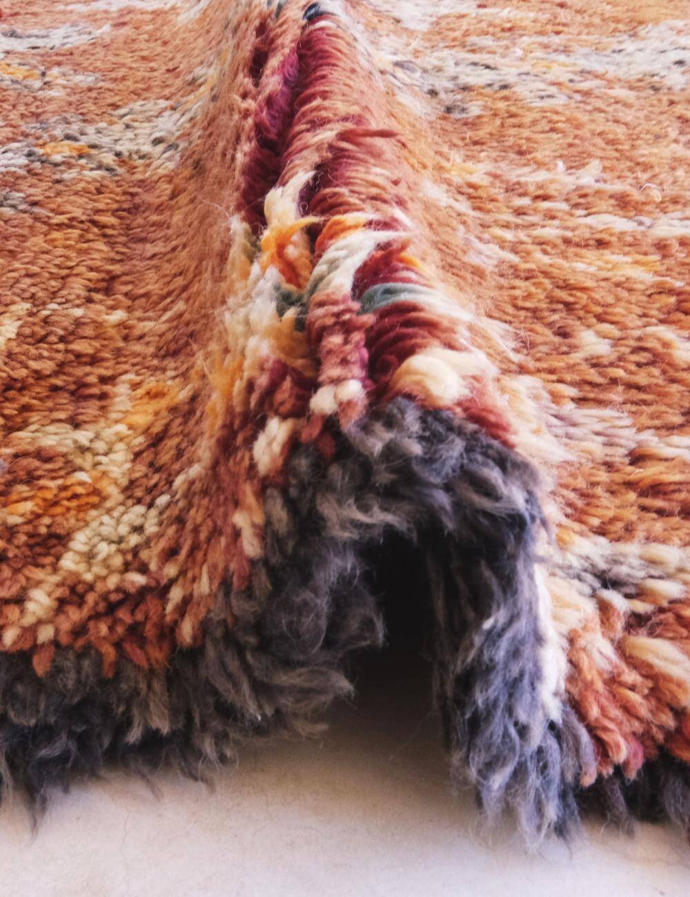 Vintage Collectible Rug - 313 x 188 cm