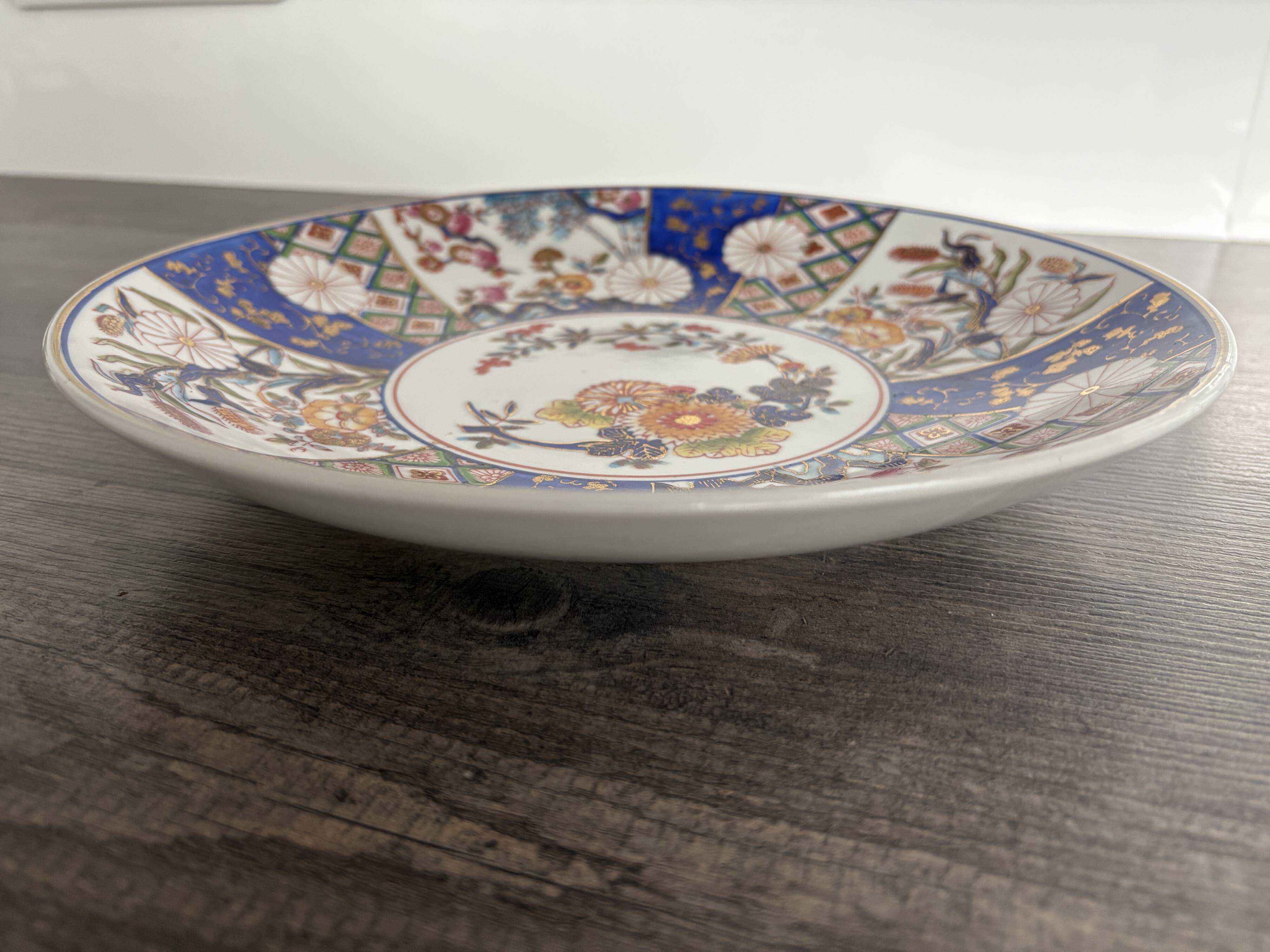 Large antique Imari porcelain dish