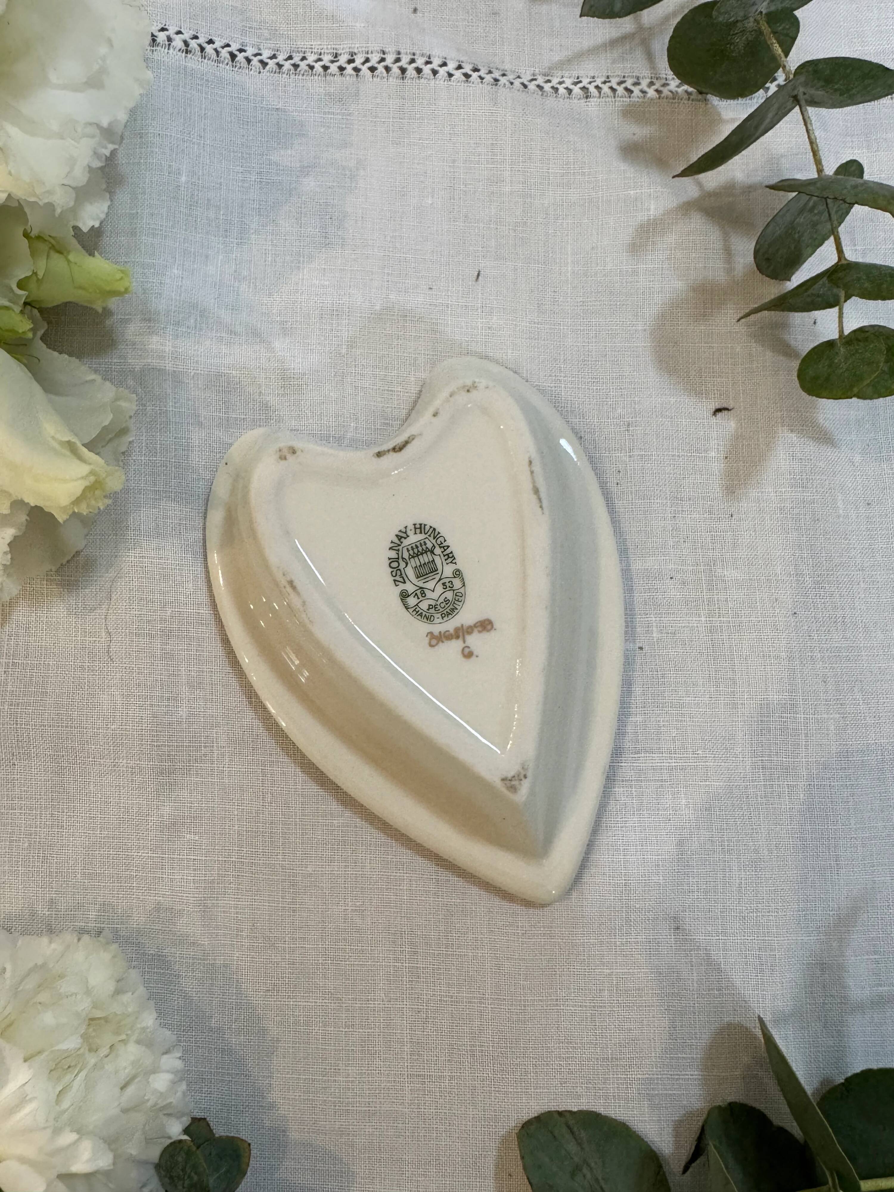 Zsolnay heart catchall