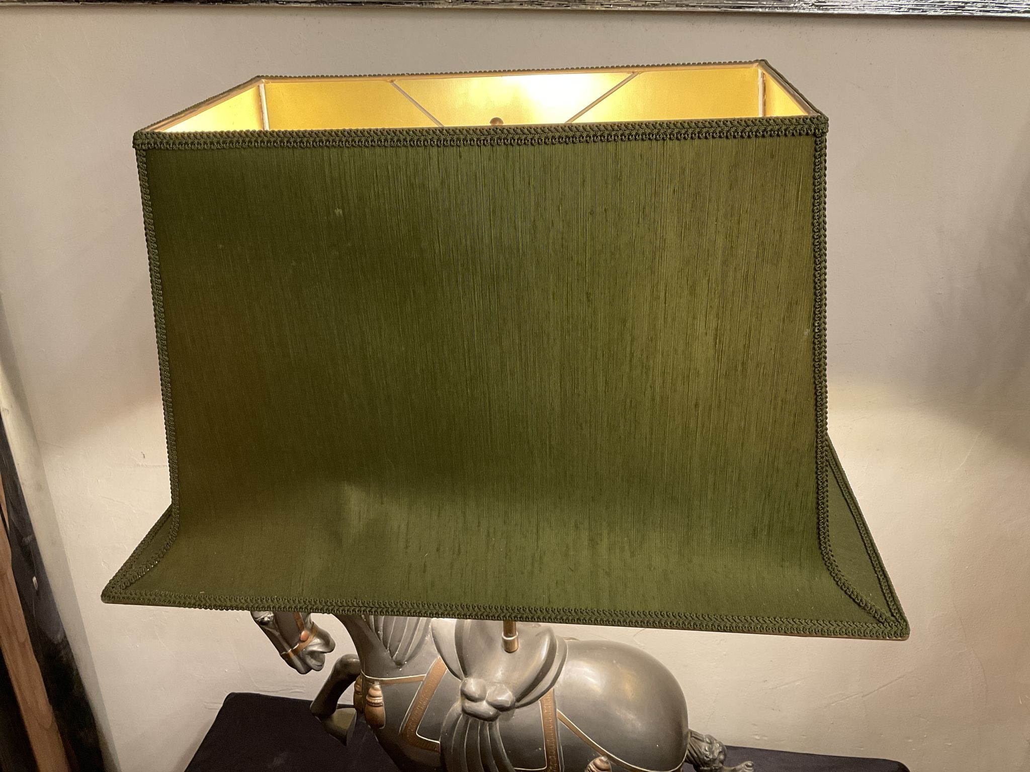 Lampe vintage cheval  en étain