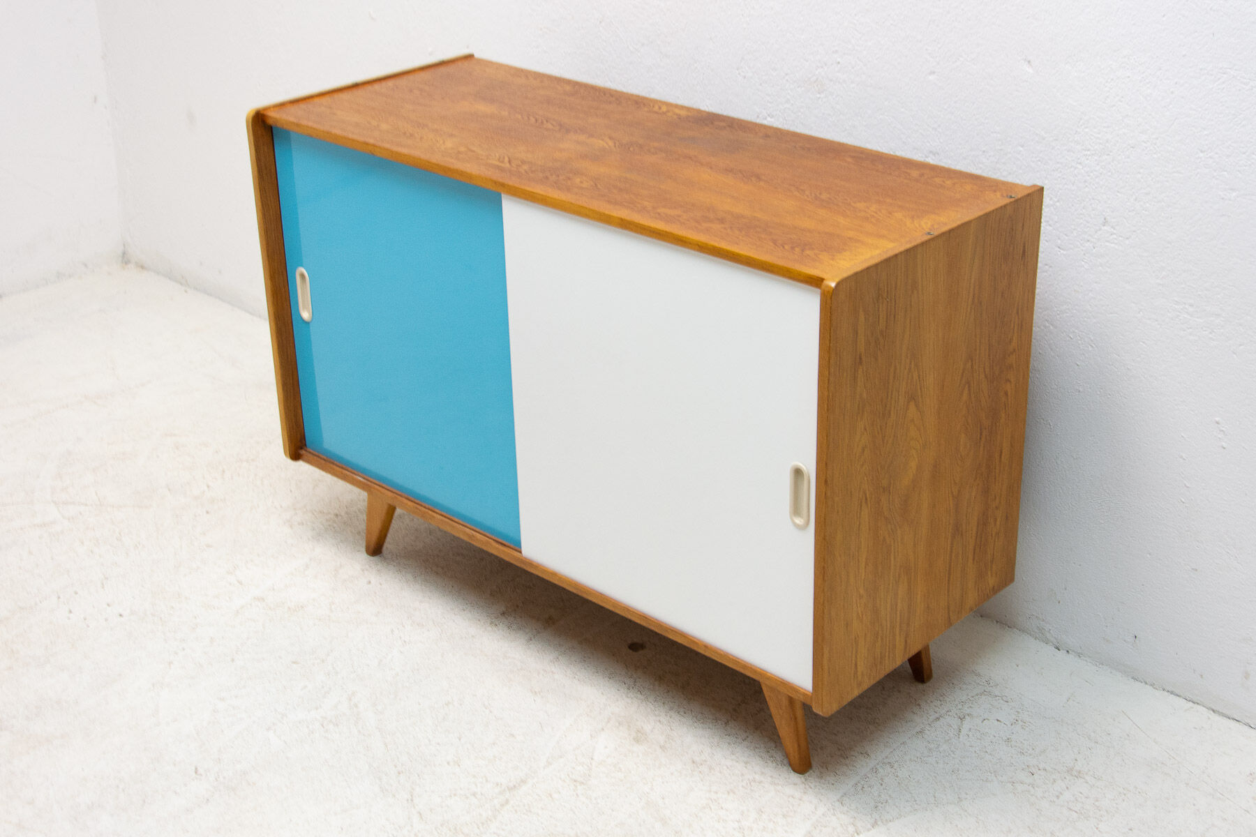 Fully restored mid century sideboard U-452 by Jiří Jiroutek, 1960´s, Czechoslovakia