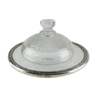 Round covered buttermaker in crystal and silver