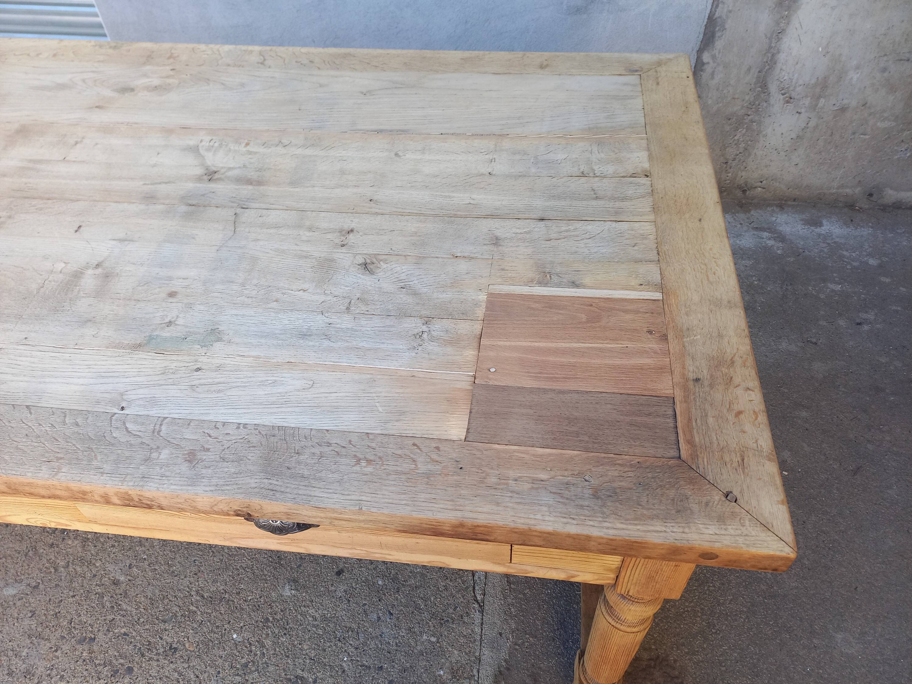 Grande table de communauté en chêne et sapin