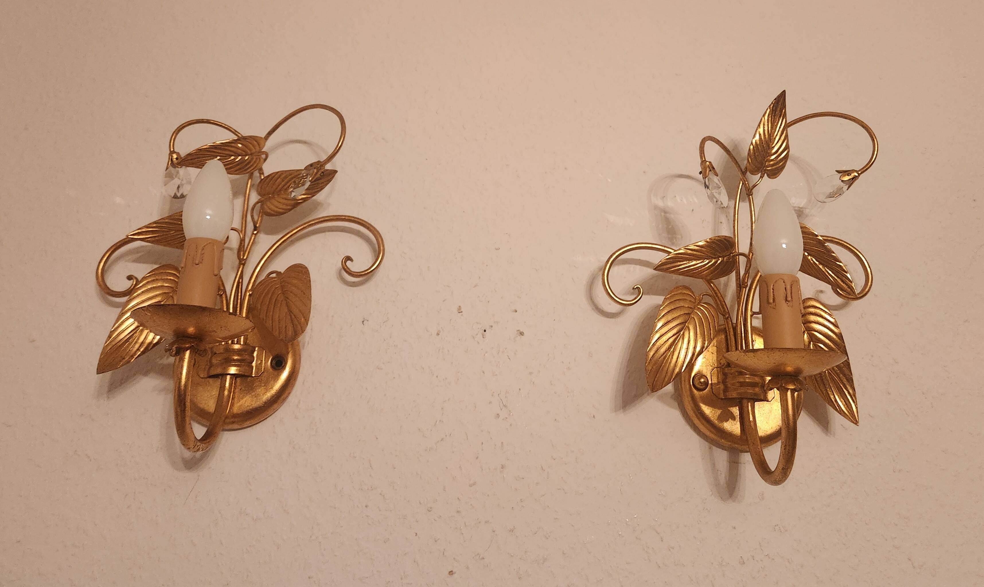 Shabby Wandlampe vergoldet Blattgold Kristallelemente Hollywood Regency 70s