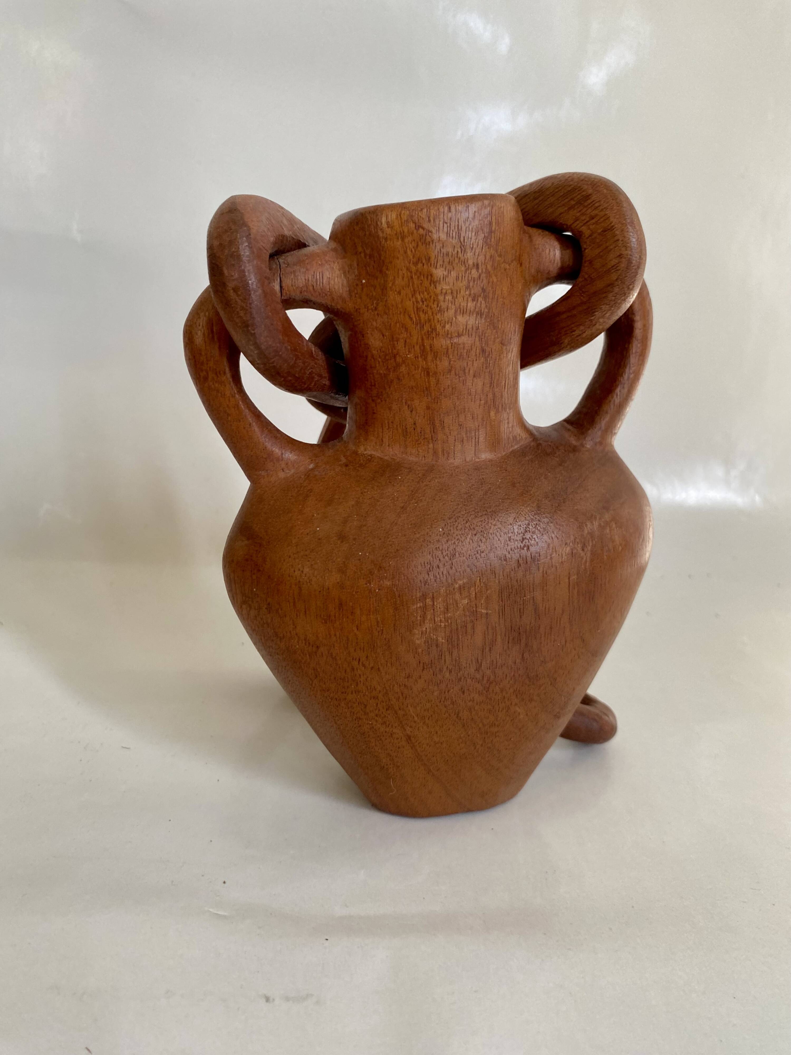 Vase and wooden chain to hang