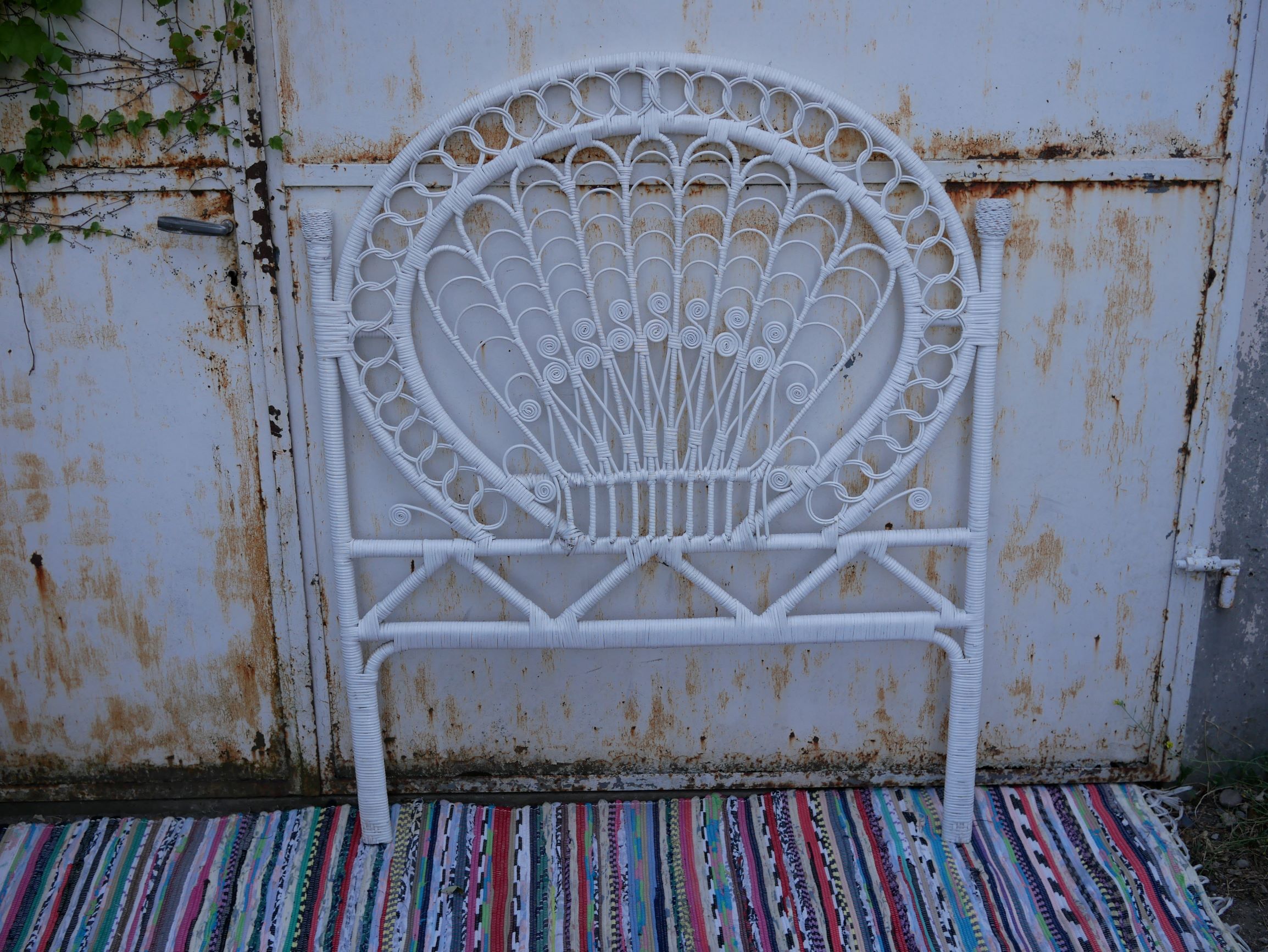 Headboard rattan "peacock".