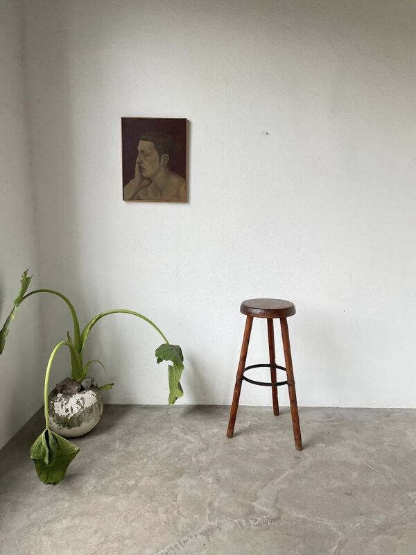 Tabouret haut en chêne tripode