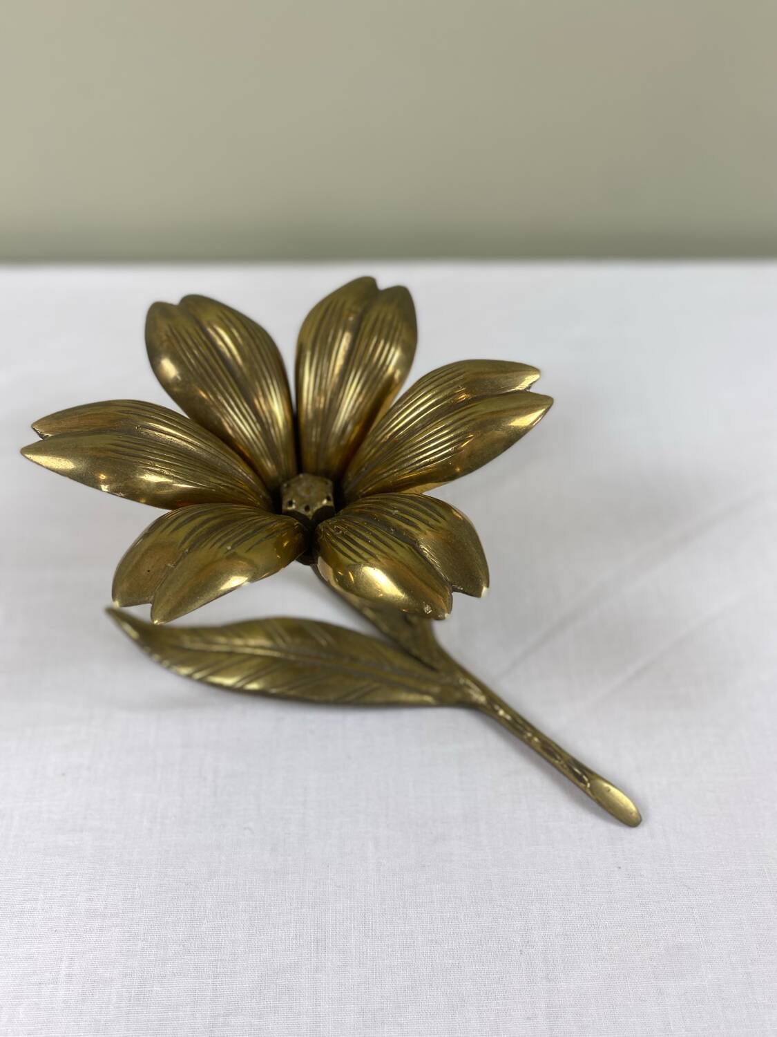 Cendrier fleur en laiton