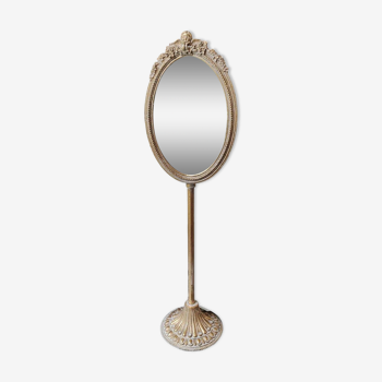 Grand Miroir de Table ovale, stylé Shabby-Chic. Ange, motifs floraux, en fronton . En métal finition laiton vieilli. Haut 41,5 cm