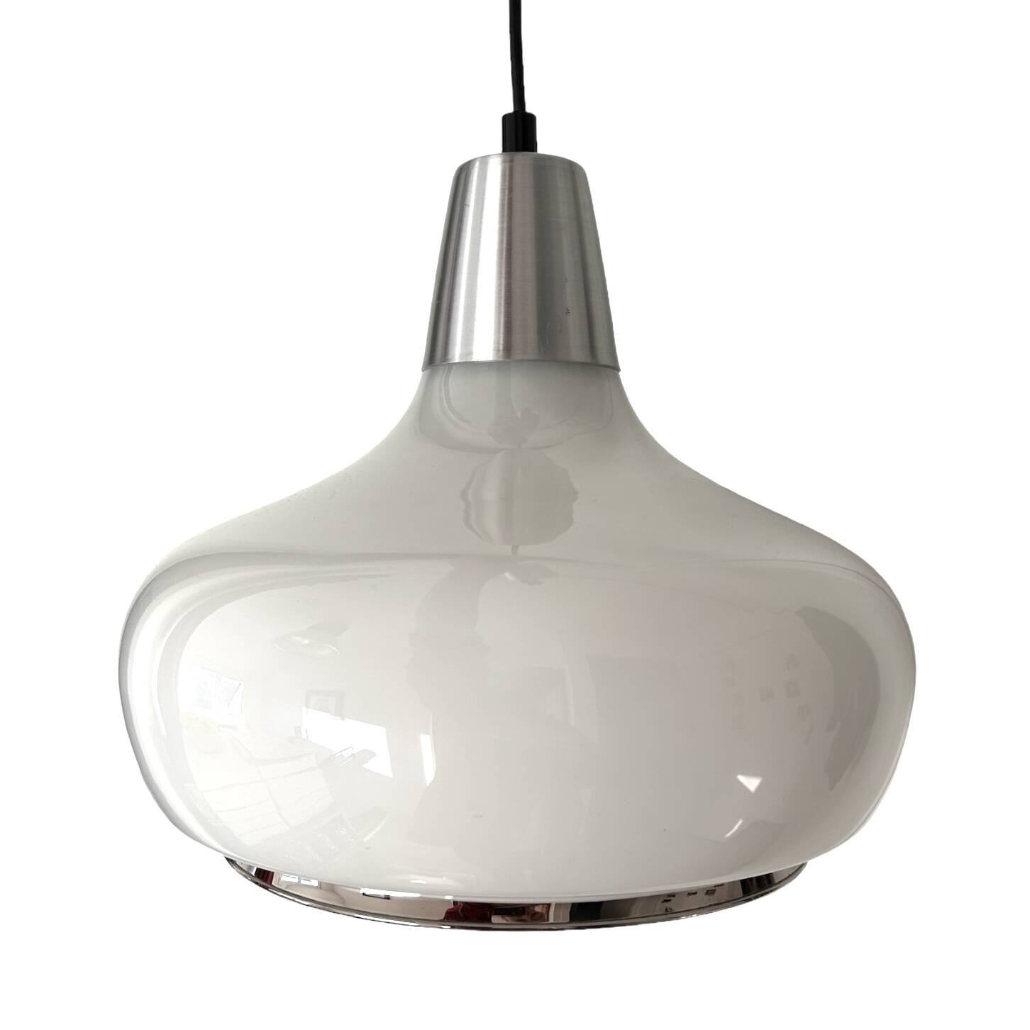 Vintage pendant light in white and silver opaline