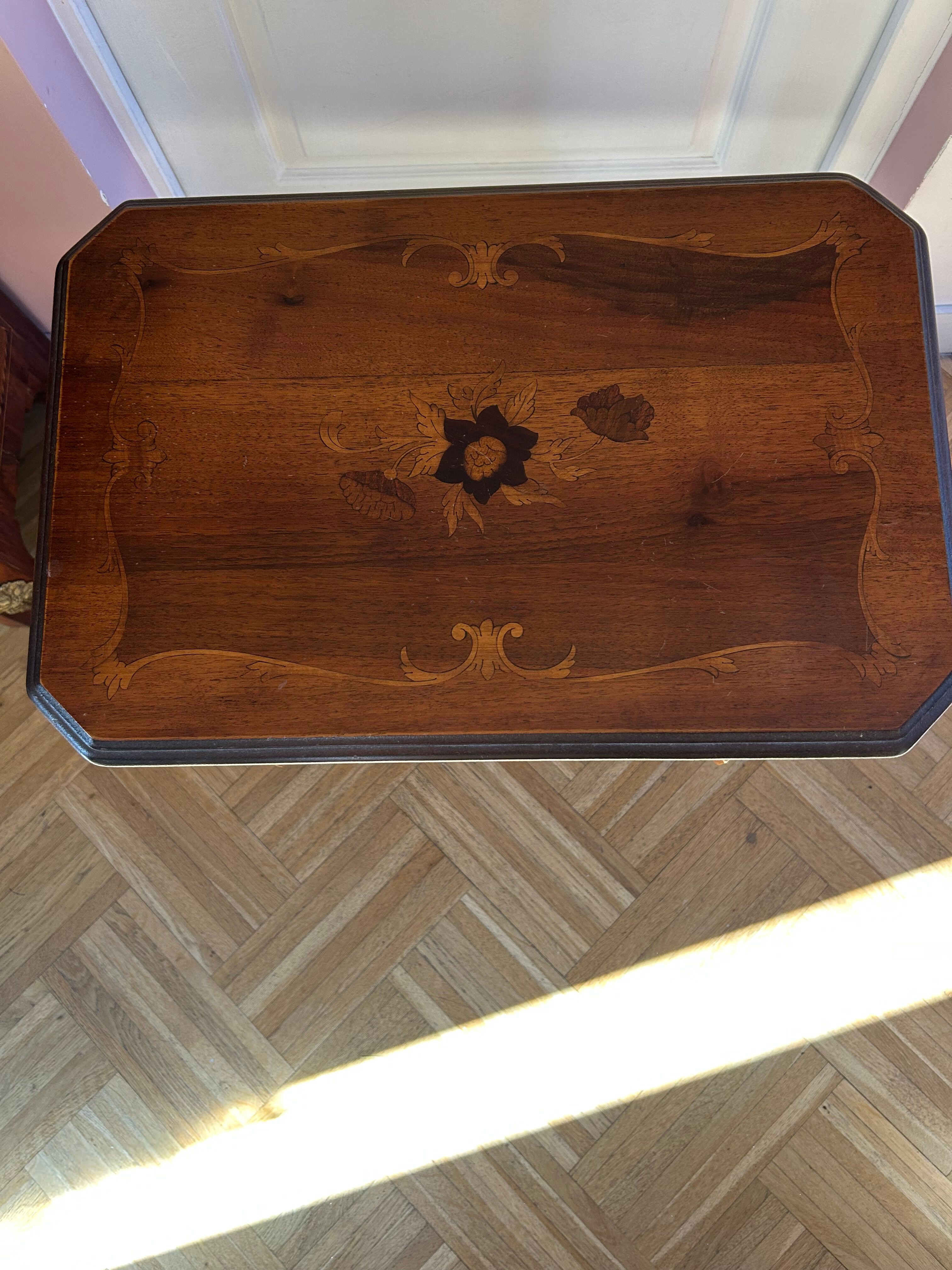 Napoleon III gueridon in floral marquetry and caning