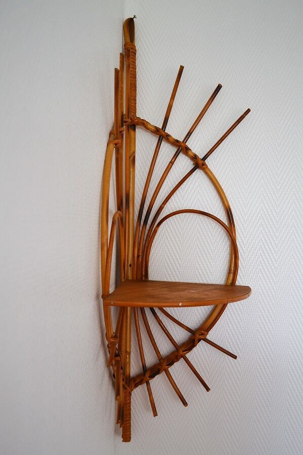 Etagère d'angle en rotin vintage