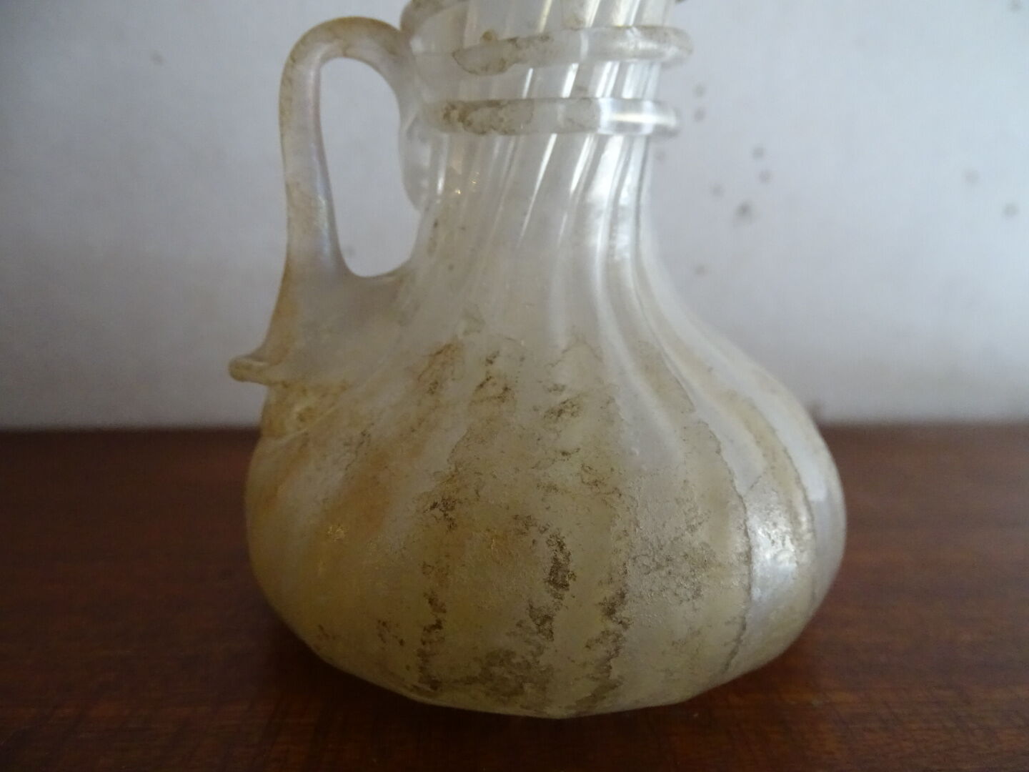 Vase with miniature handle Scavo Seguso Vetri d'Arte iridescent glass Murano 1950