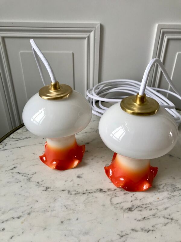 Ensemble de 4 suspensions tulipes en opaline orange dégradé fil orange et blanc années 70