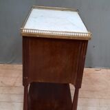 Mahogany chest of drawers in Louis XVI style