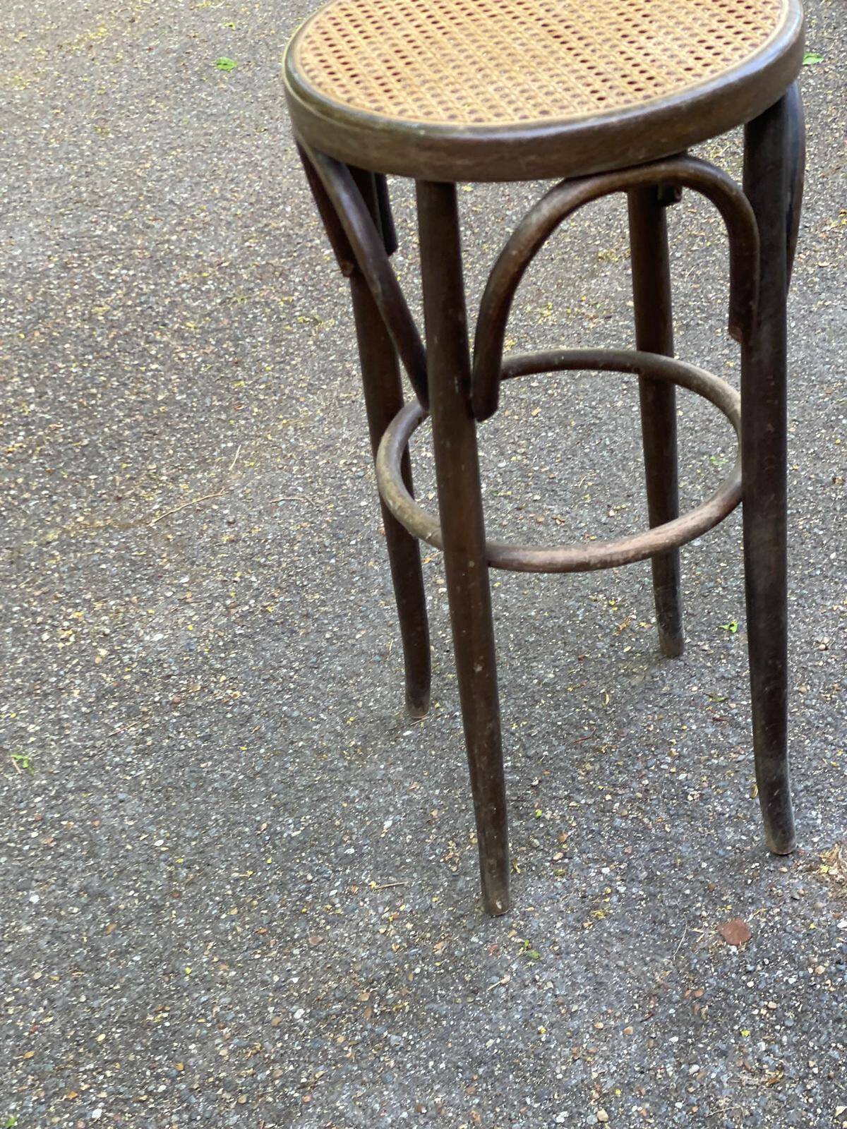 High bistro bar stool in curved caned wood
