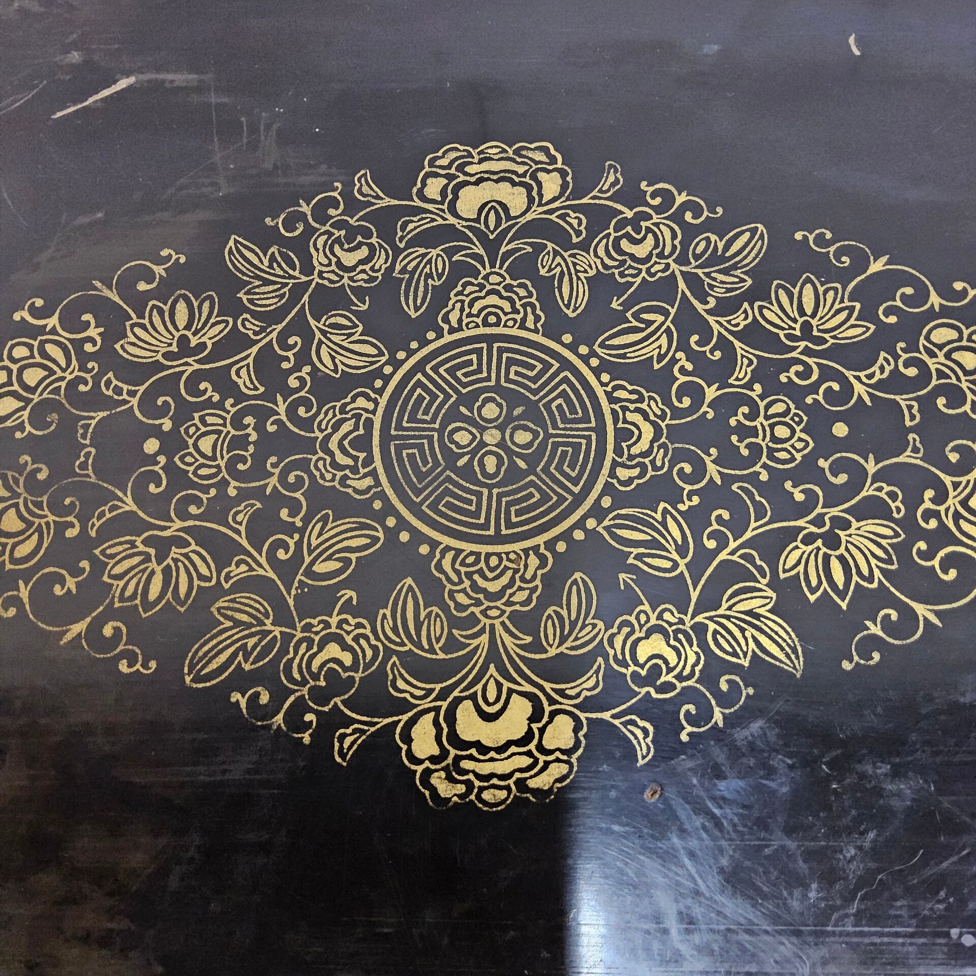 Cabinet laqué chinois vintage en pierre à savon, nacre / oiseaux