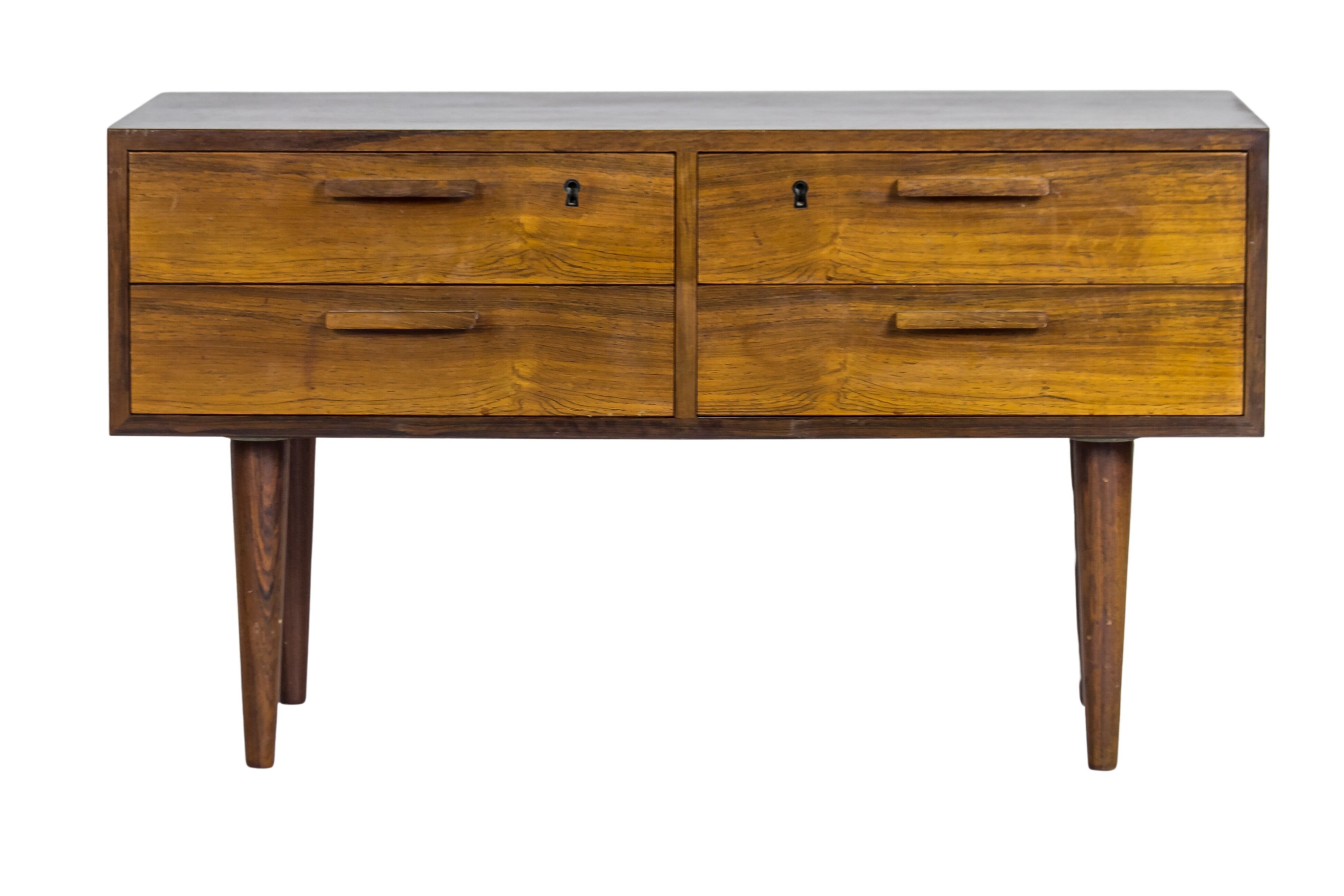 Rosewood chest of drawers