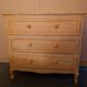 Louis XV / Provençal style chest of drawers – 3 drawers – Light patina (Ivory and Honey)