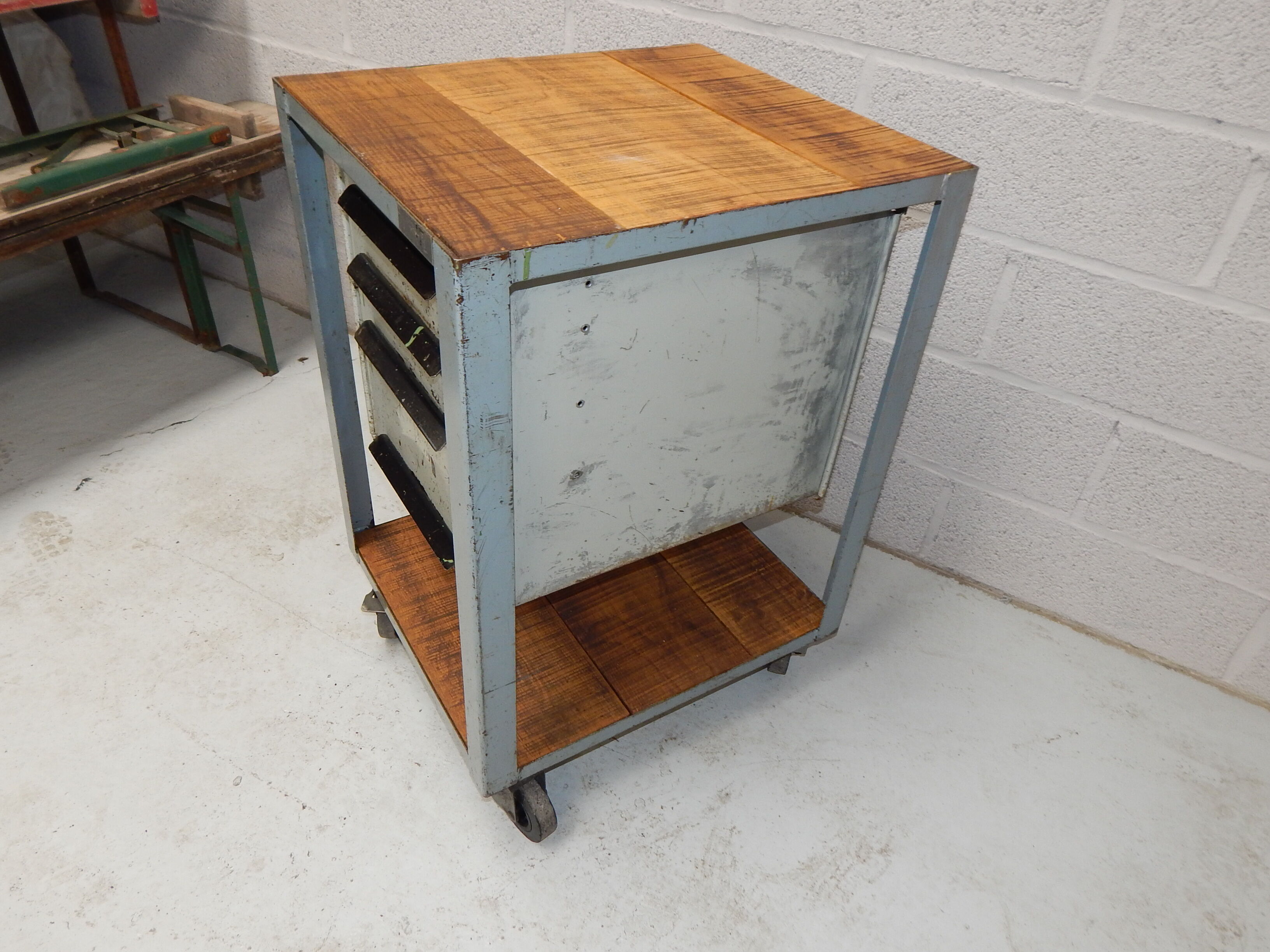 Tool Trolley service industrial garage