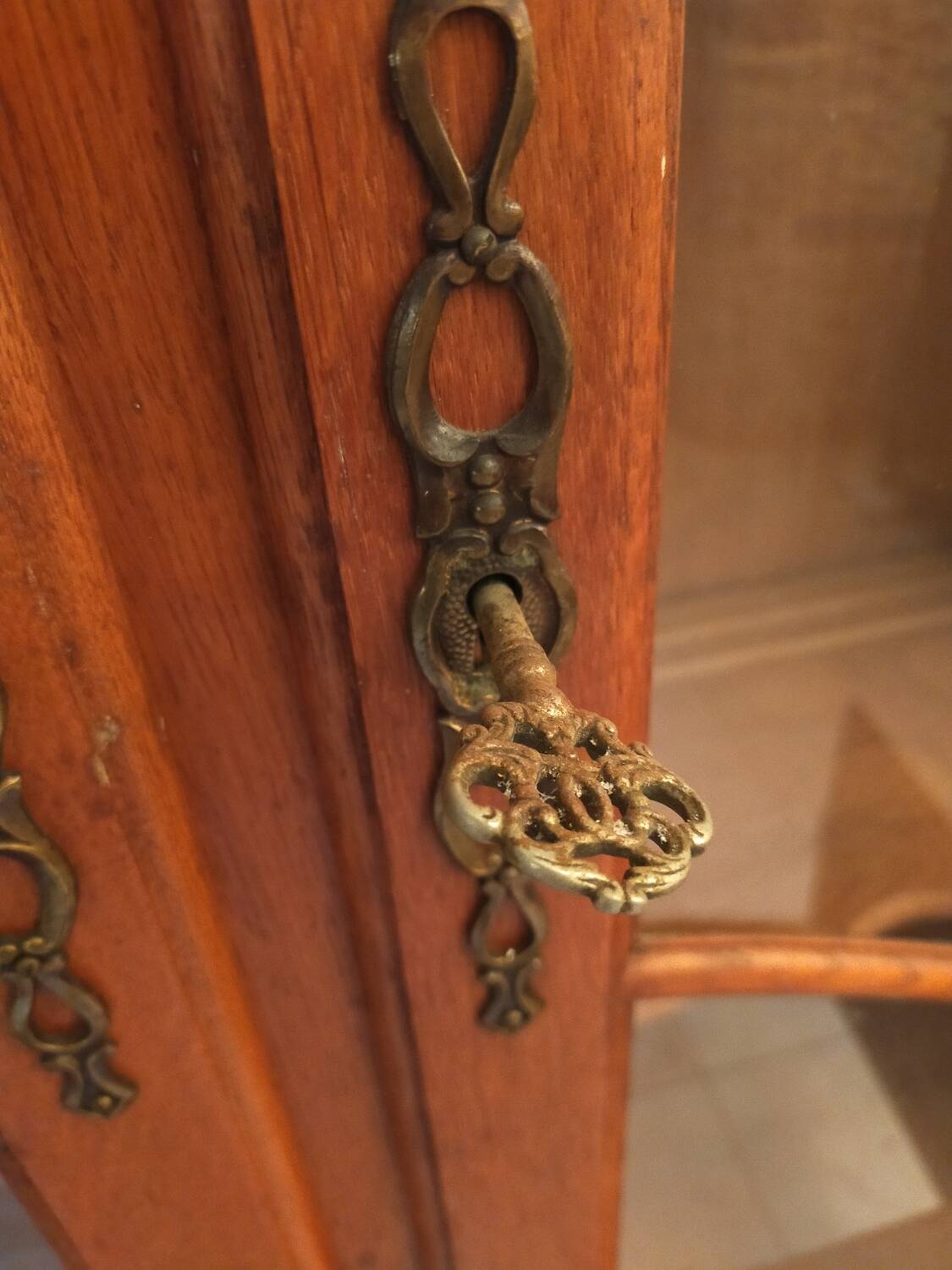 Vitrine ancienne en bois