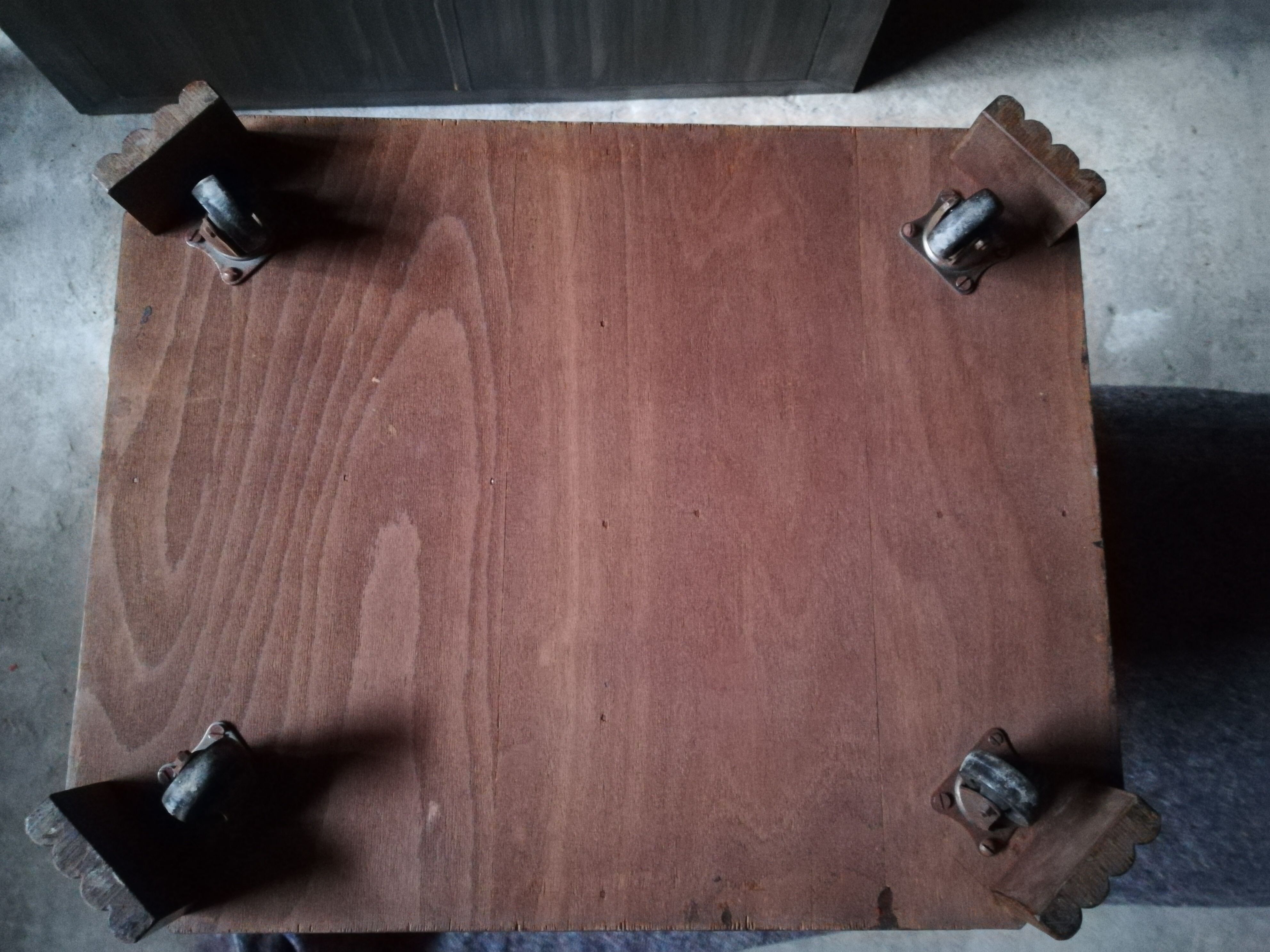 Table service art deco table in walnut