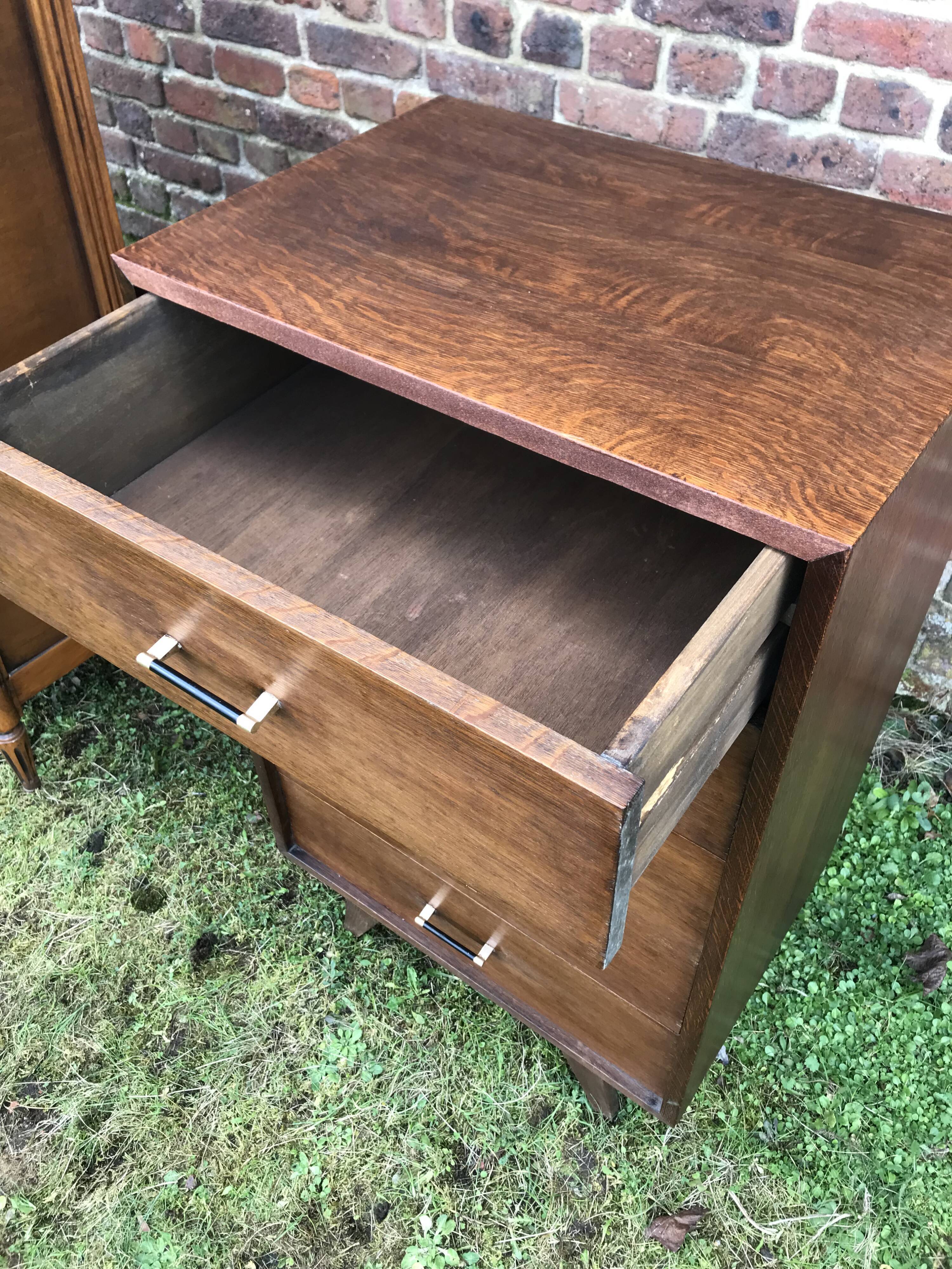 Commode vintage