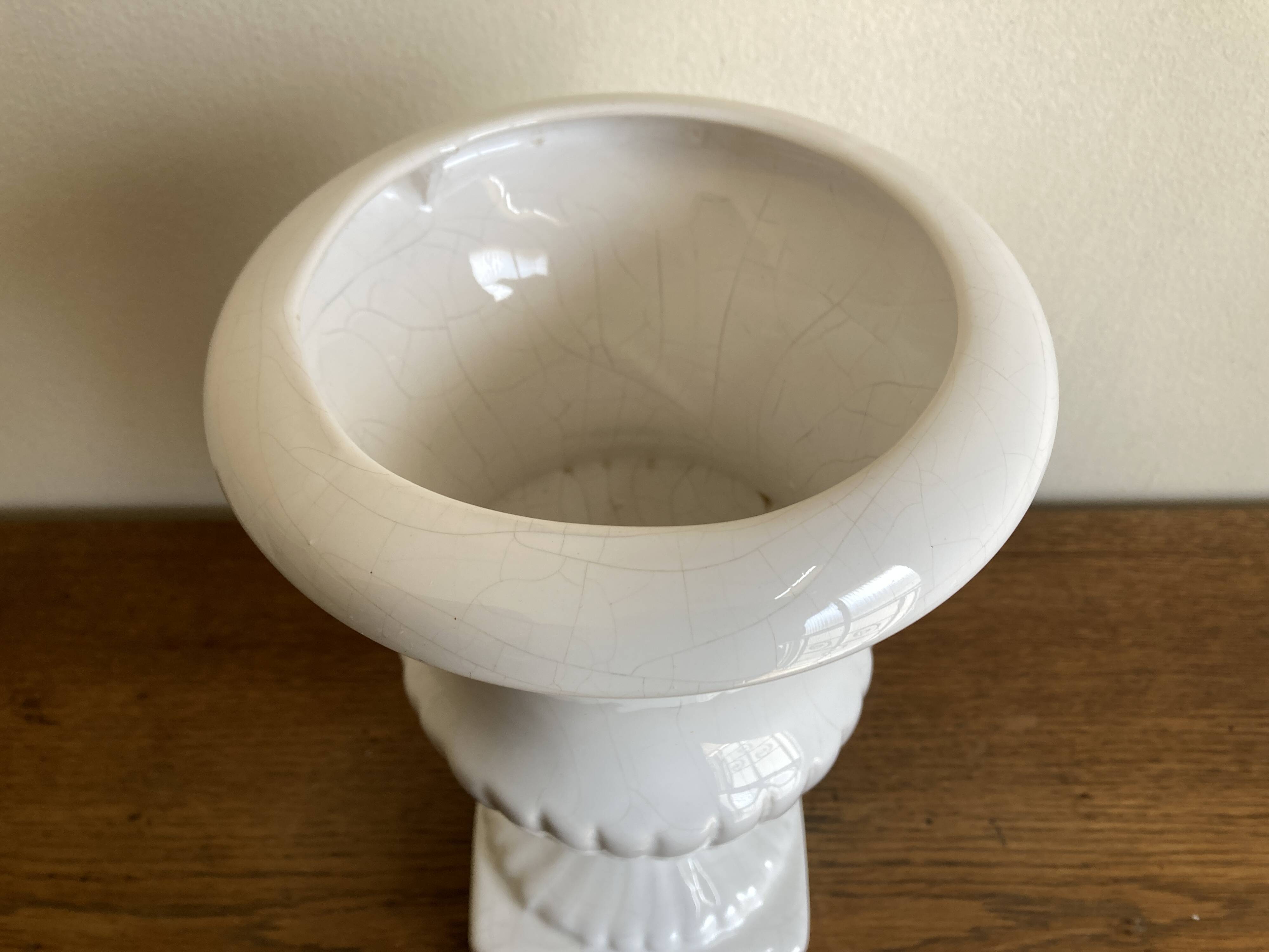 Cache pot médicis ancien XL néo classique en terre blanche 1950