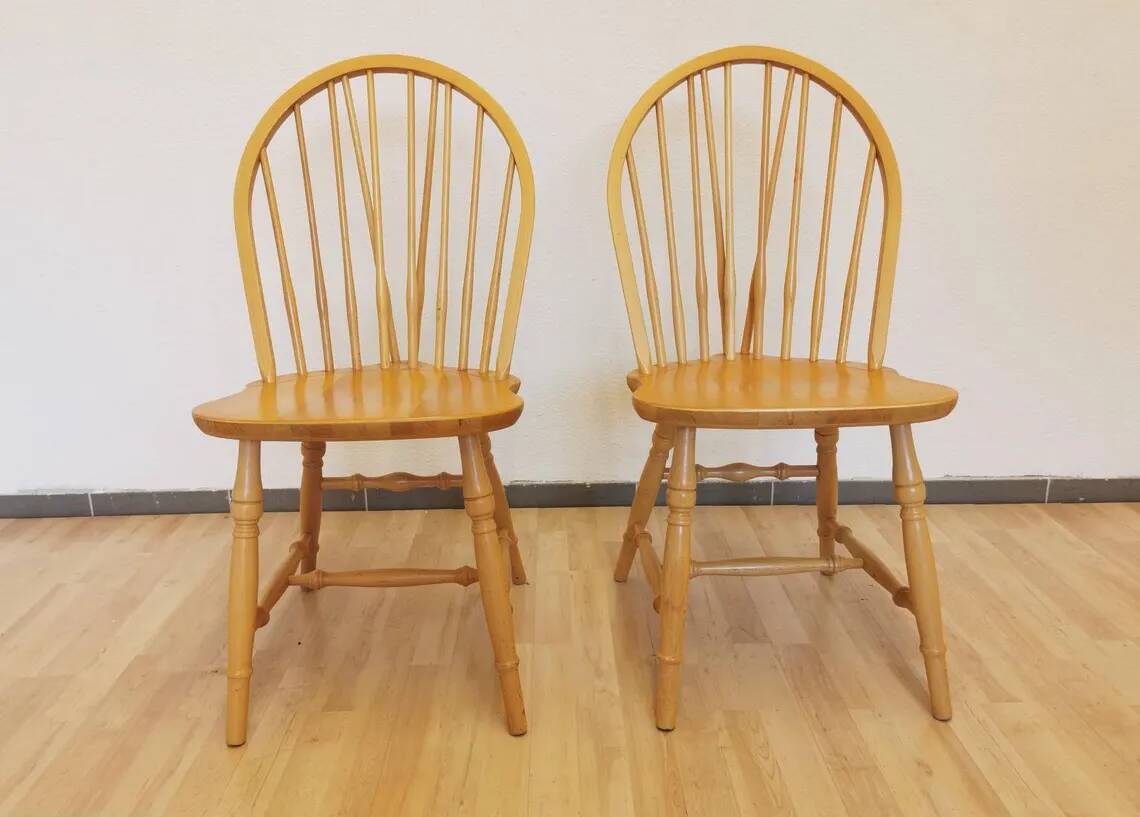 Vintage Windsor Style Dining Chair: Rustic Farmhouse Kitchen