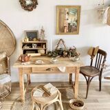 Farm table