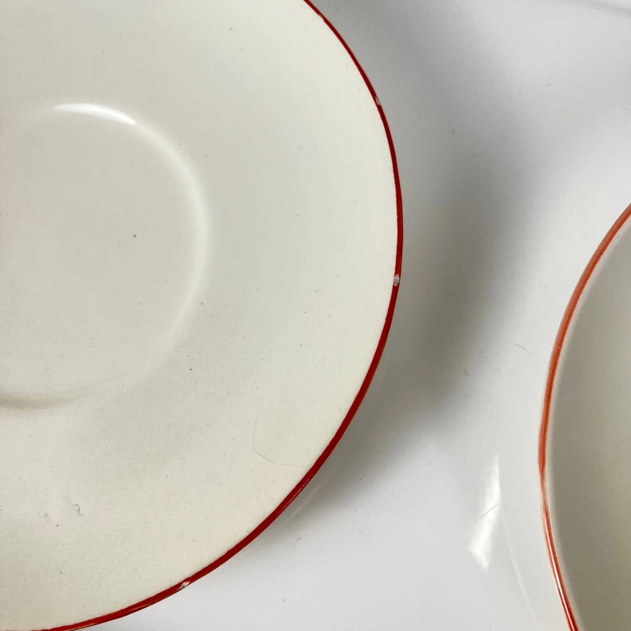 Set of 4 cups with saucers in barbotine "Apple"