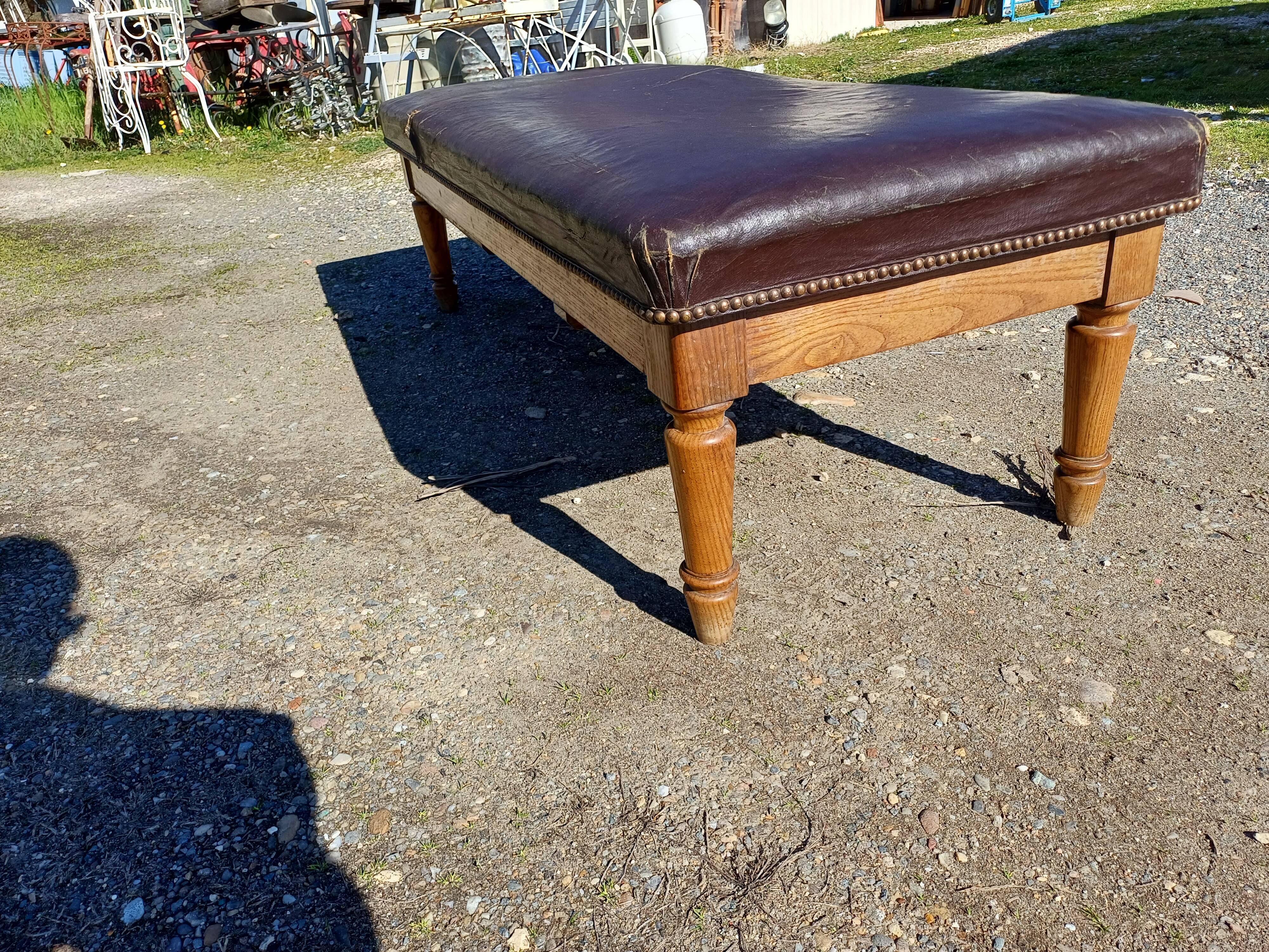 Doctor's bench oak and leather 19th