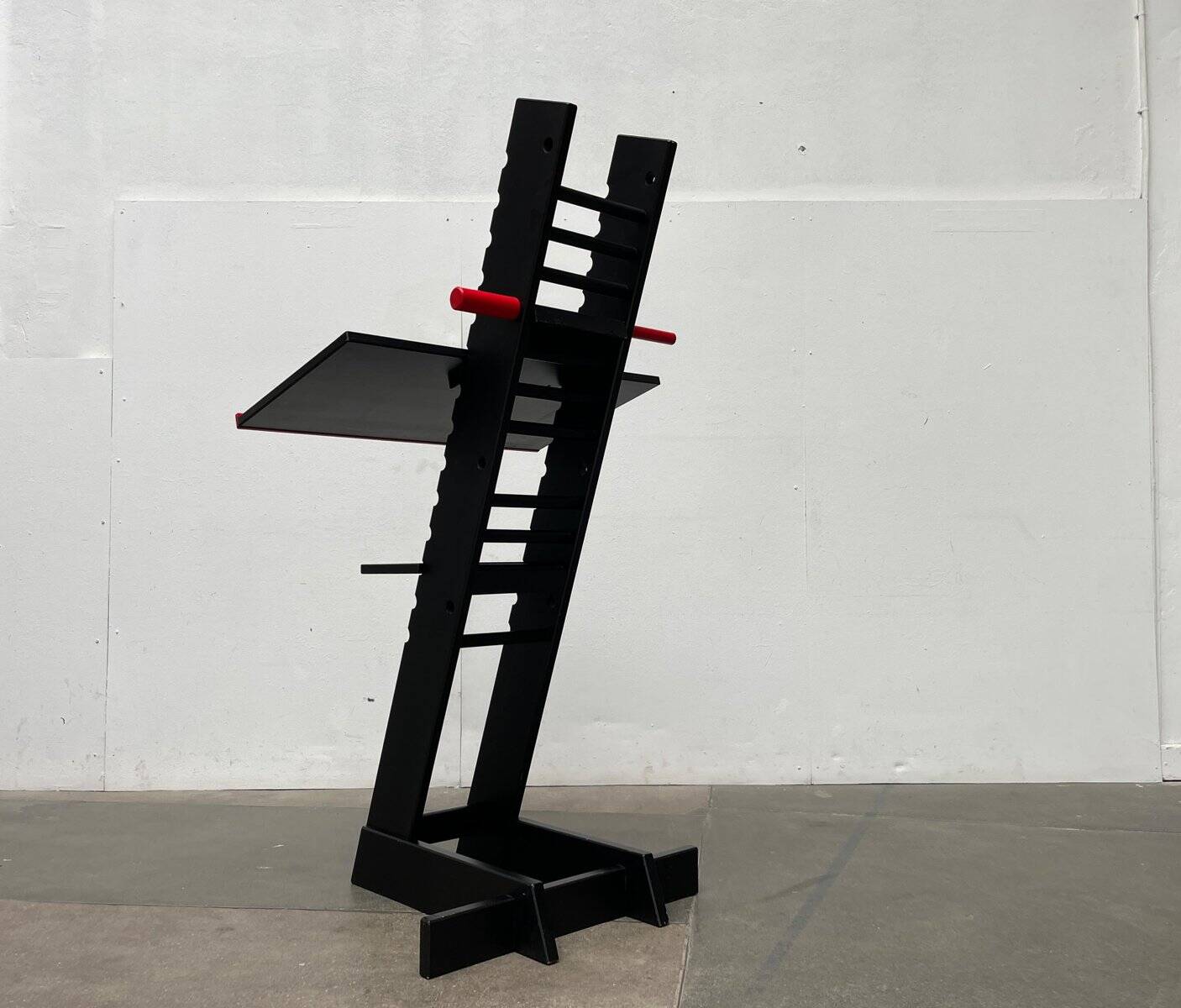 Postmodern standing desk by Holznest Design