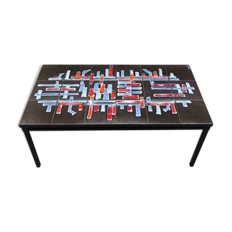 Ceramic coffee table by Adri