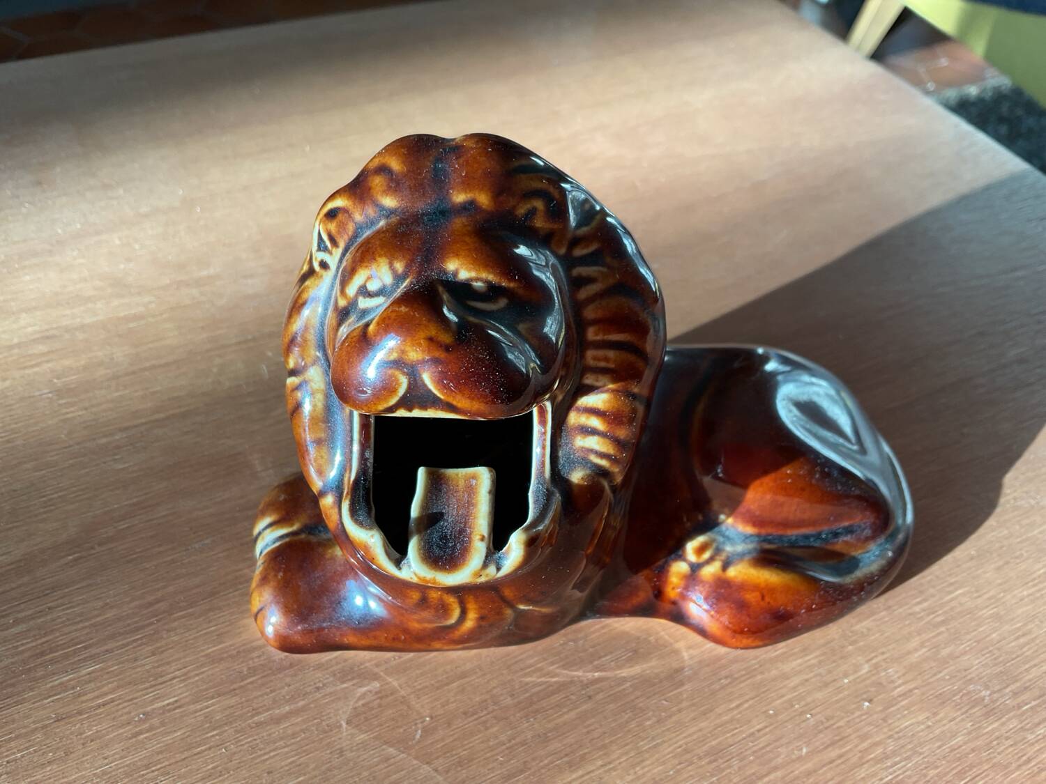 Vintage lion ashtray