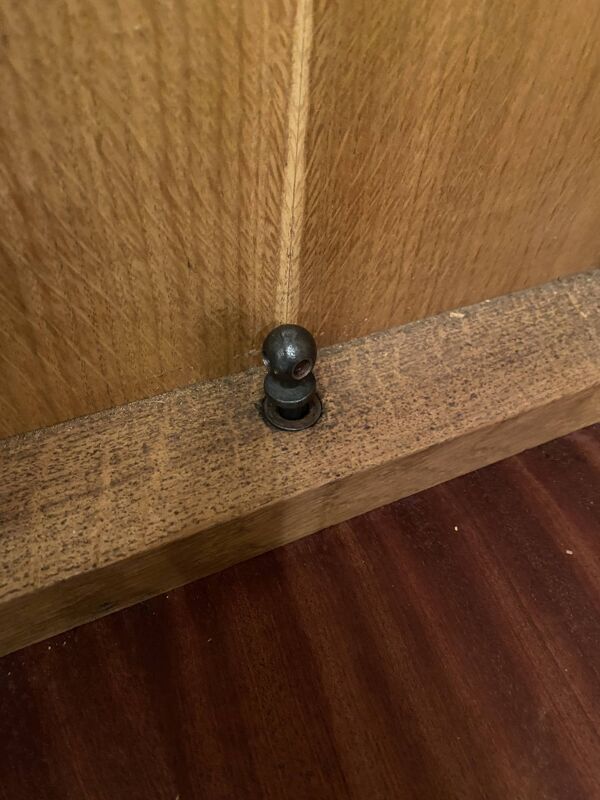 Petite armoire de rangement style empire