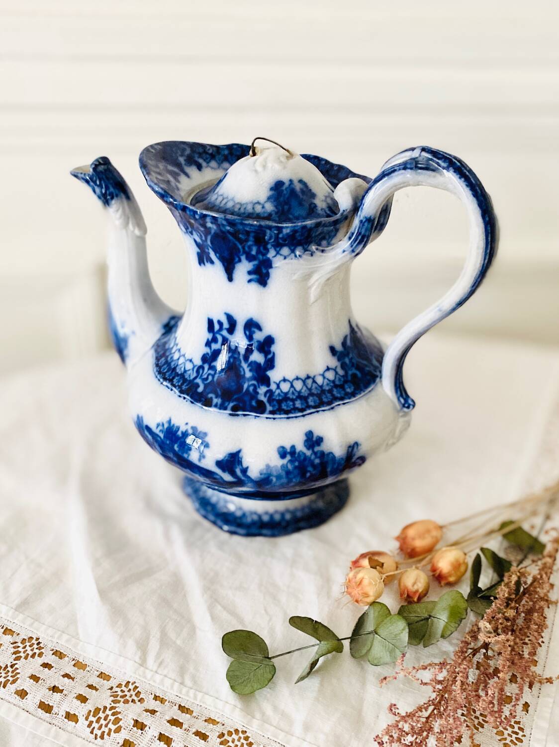 Antique teapot from the India service by Villeroy and Boch