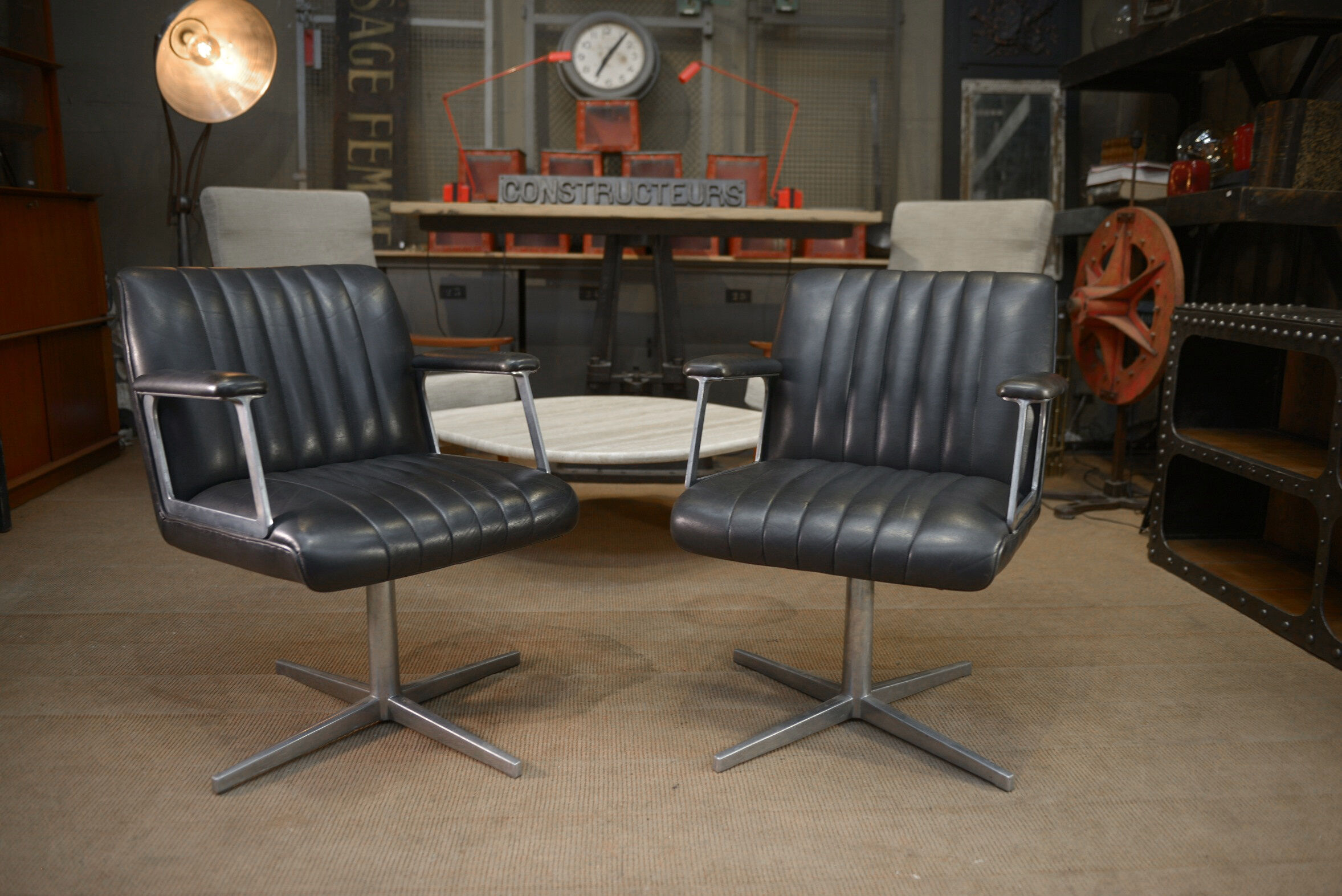 Design office chairs in swivel metal leather 1970