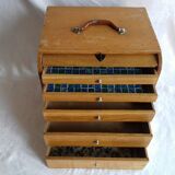 Craft furniture (curtain closure), portable (handle), oak-coloured wood