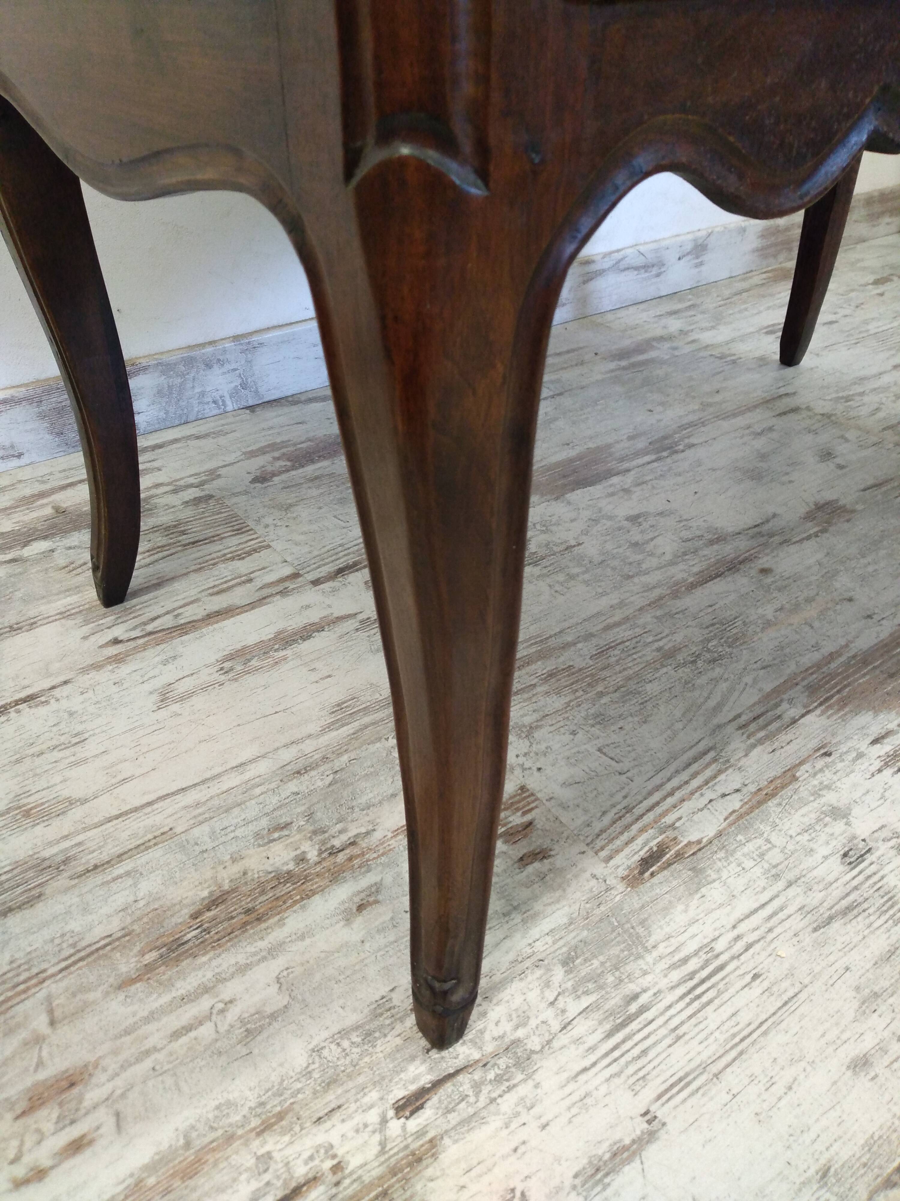 Louis XV style jumping chest of drawers