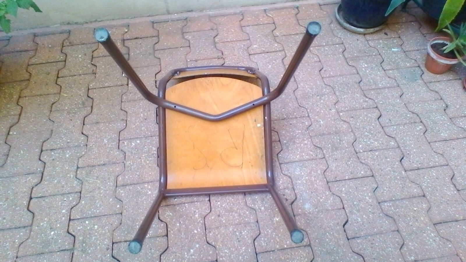 Adult school chair