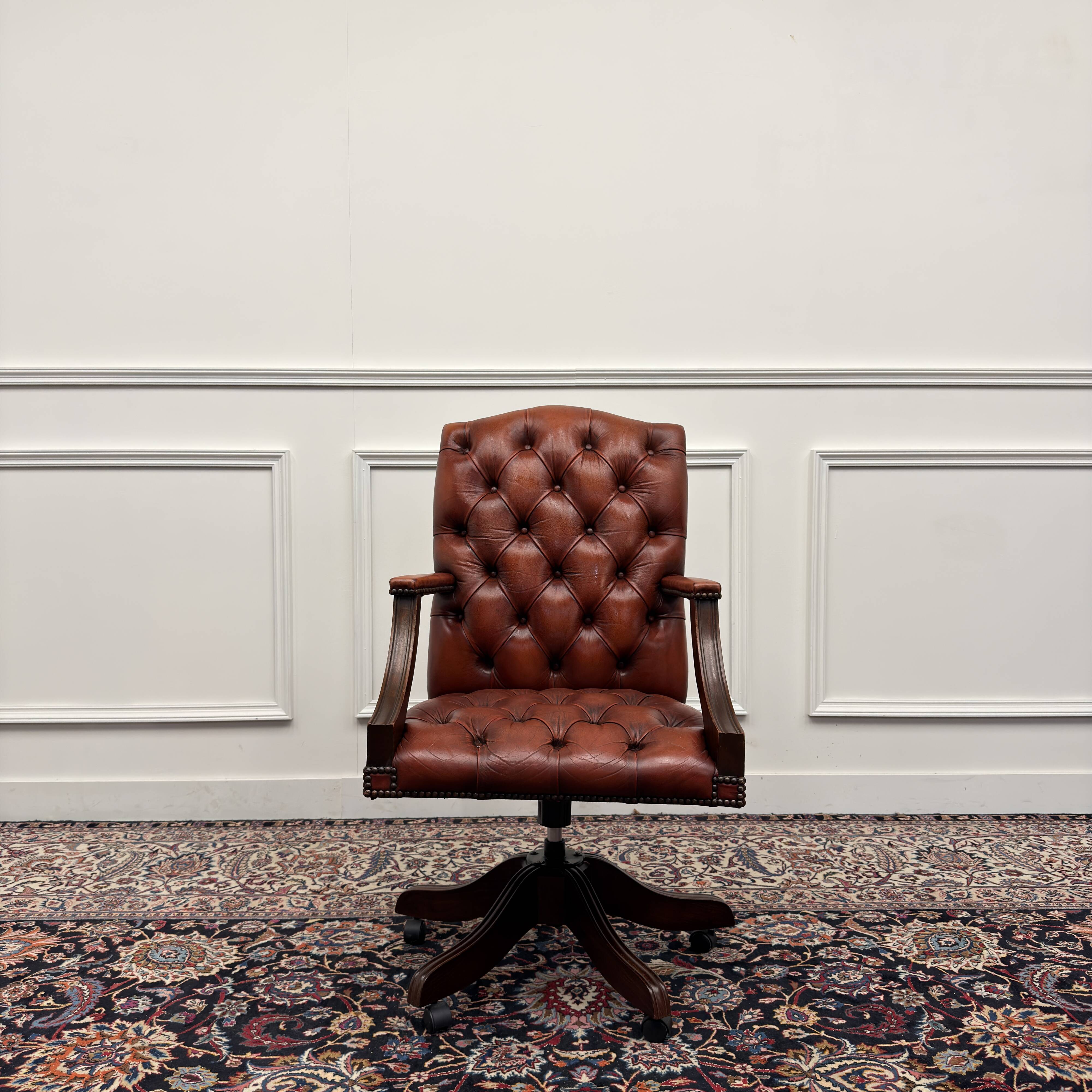 Chaise de bureau Chesterfield anglaise, chaise président.