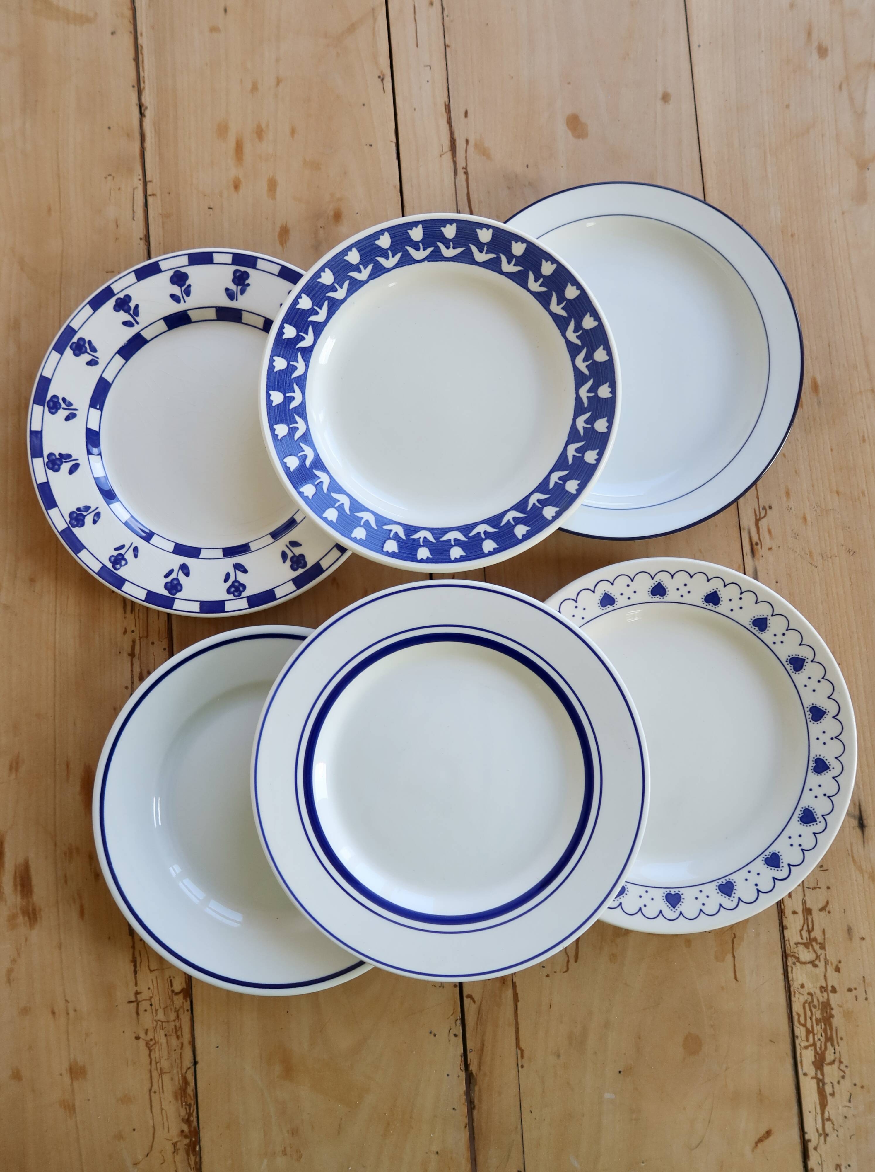 6 vintage mismatched blue and white earthenware dessert plates - Cutie Lot