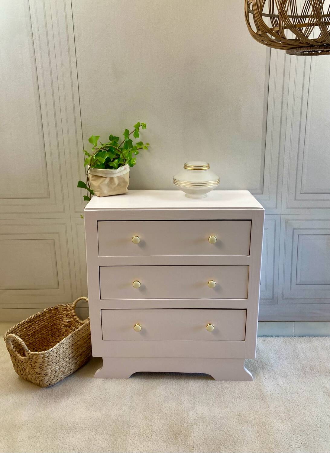 Commode vintage rose