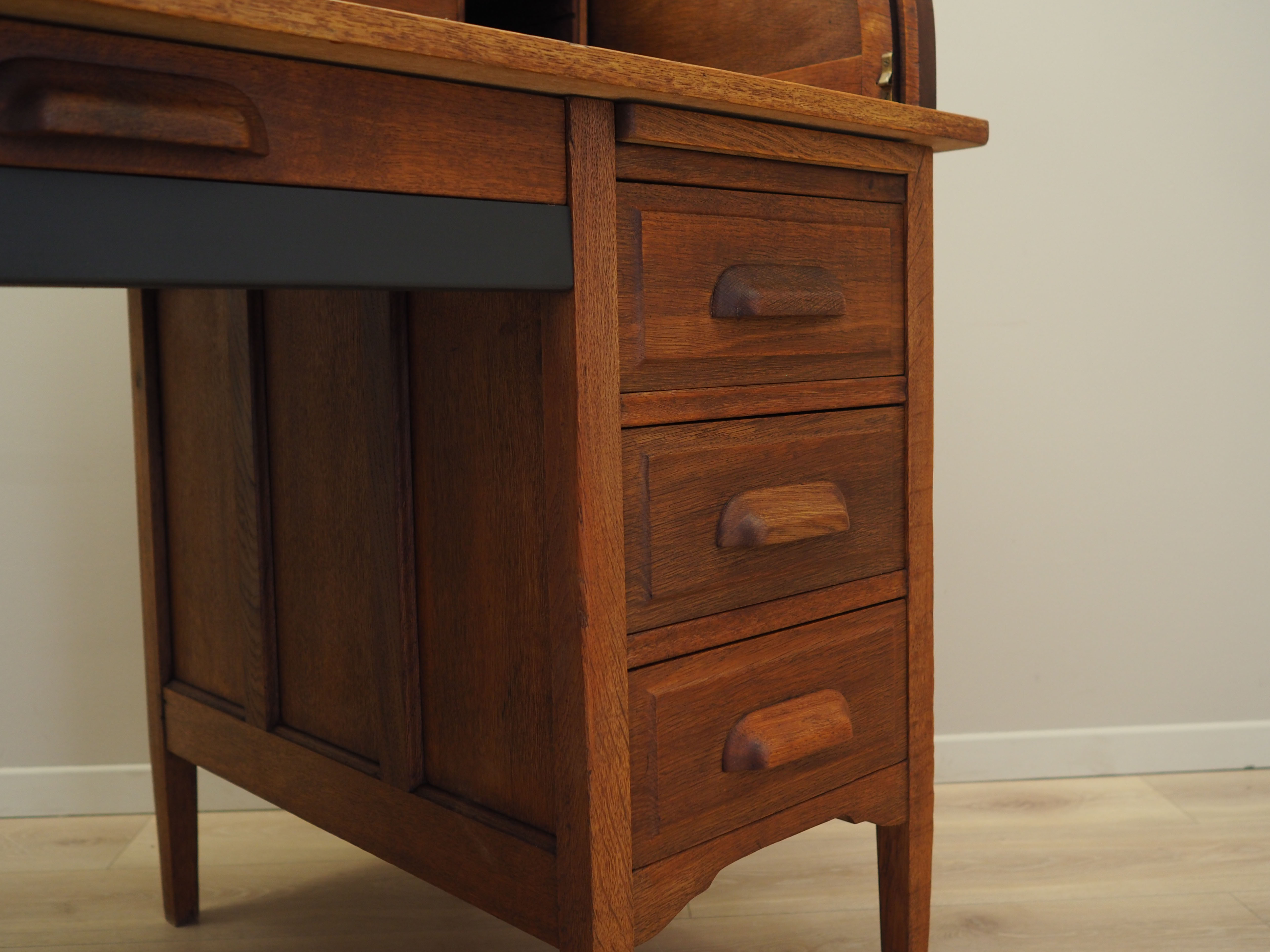 Bureau en chêne, design danois, années 1950, production: Danemark